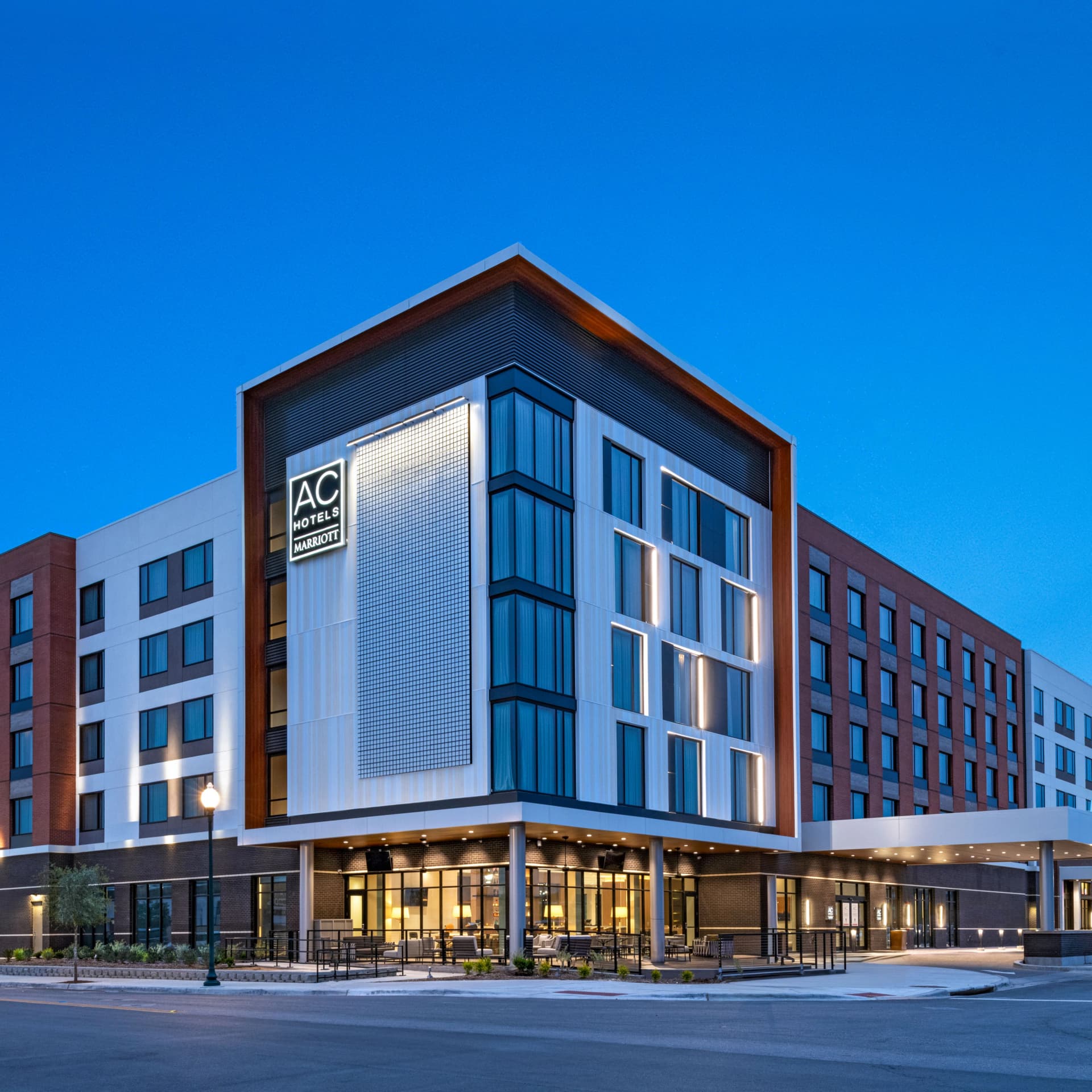 AC Hotel by Marriott Kansas City Downtown Kansas City hotel photo 3