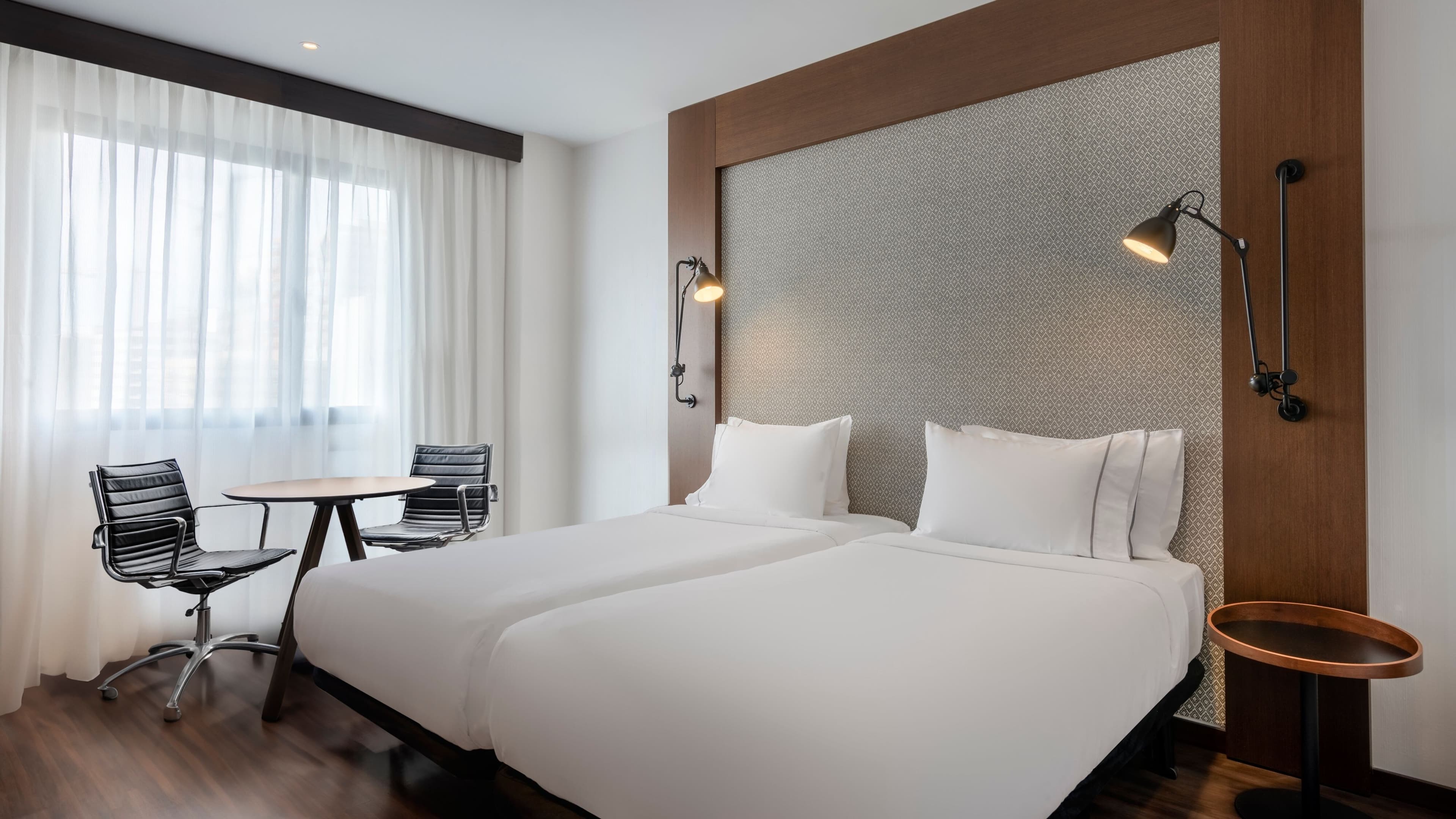 AC Hotel Alicante - Image 2
