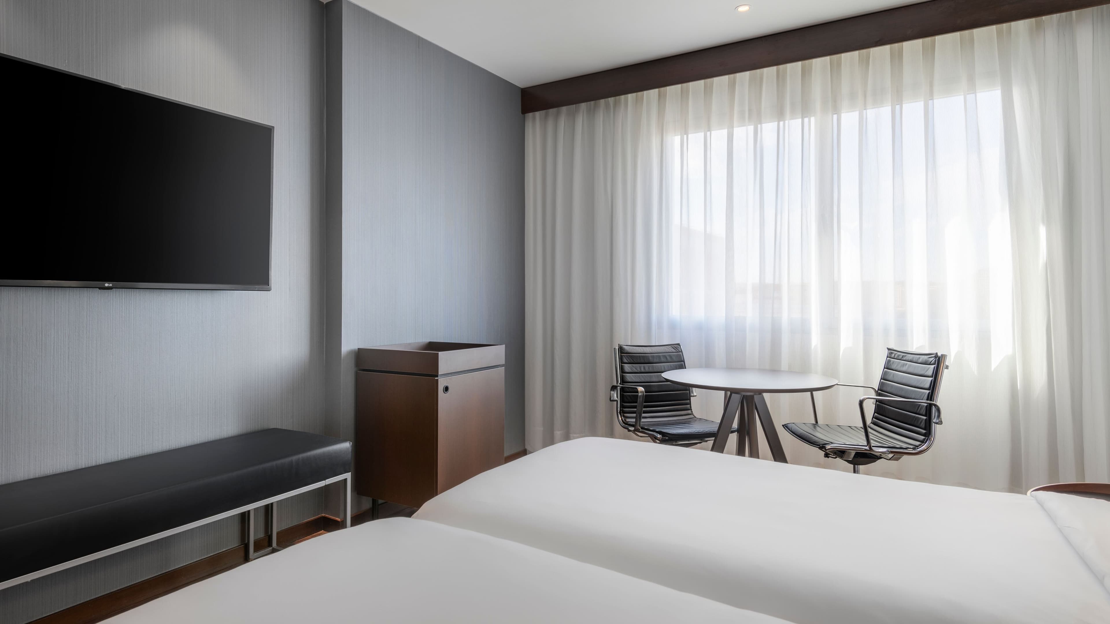 AC Hotel Alicante - Image 3