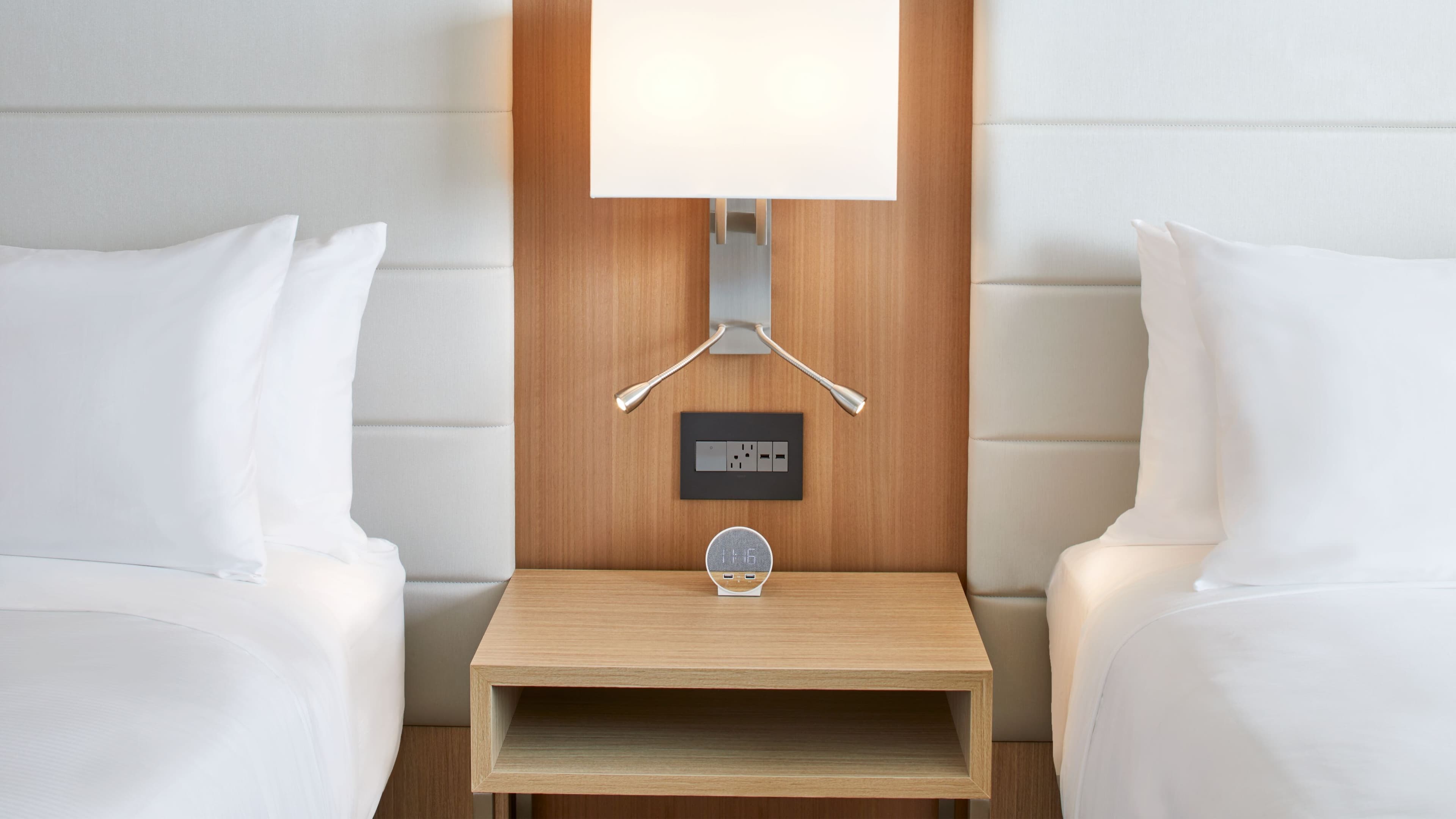 AC Hotel Fort Lauderdale Beach - Image 2