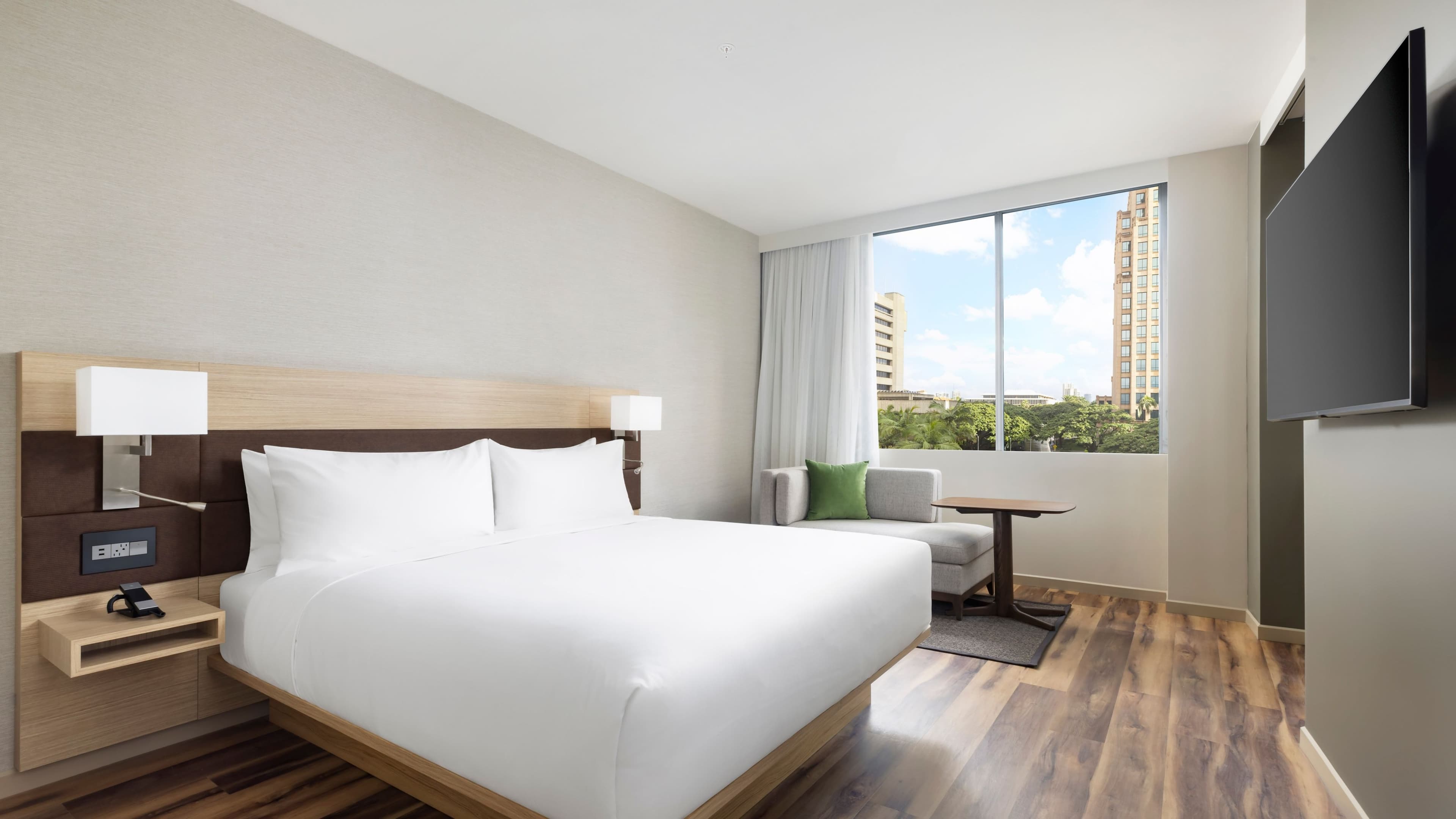 AC Hotel Honolulu - Image 2