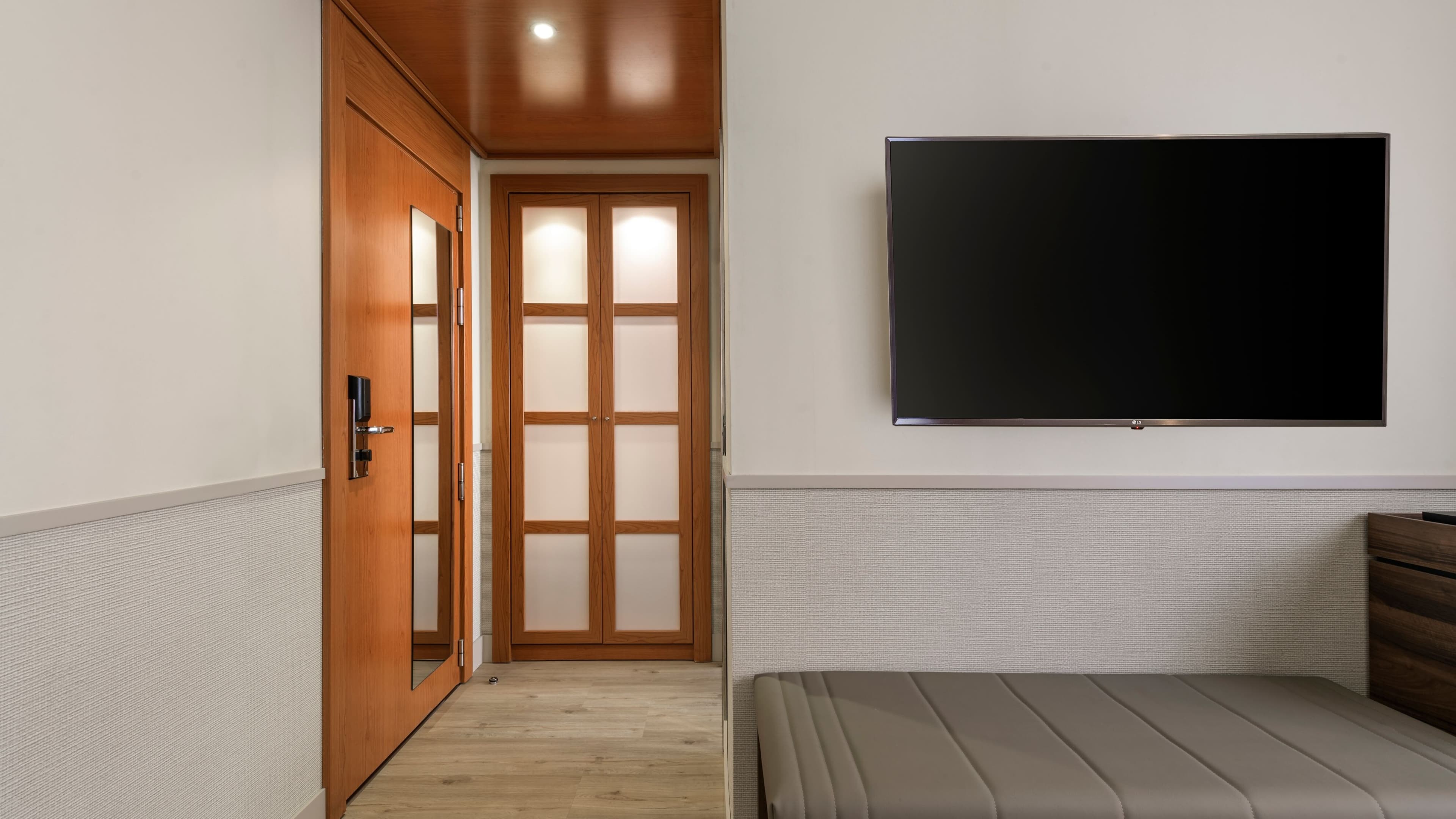 Standard Queen - Image 14