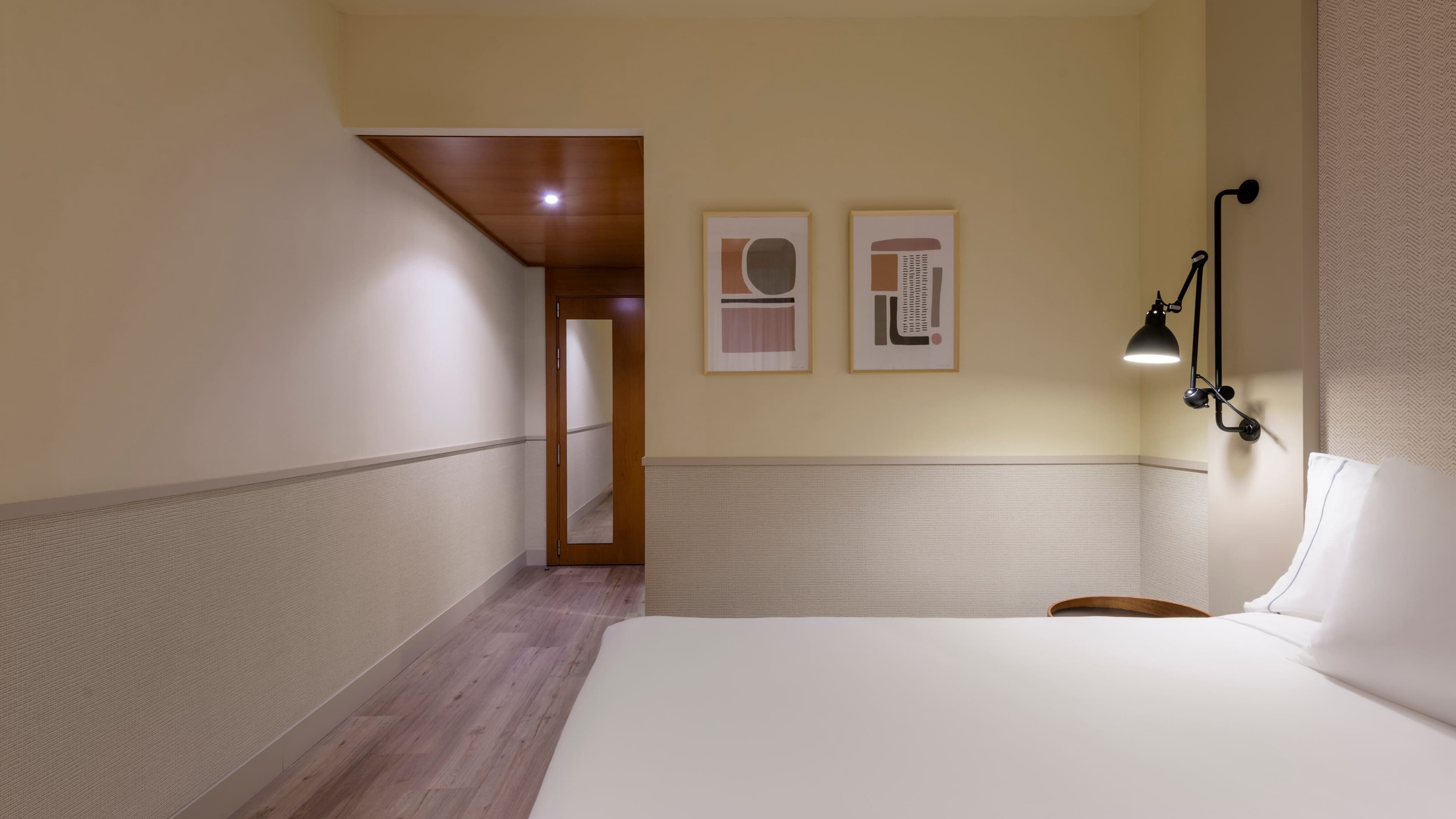 Standard Queen - Image 7