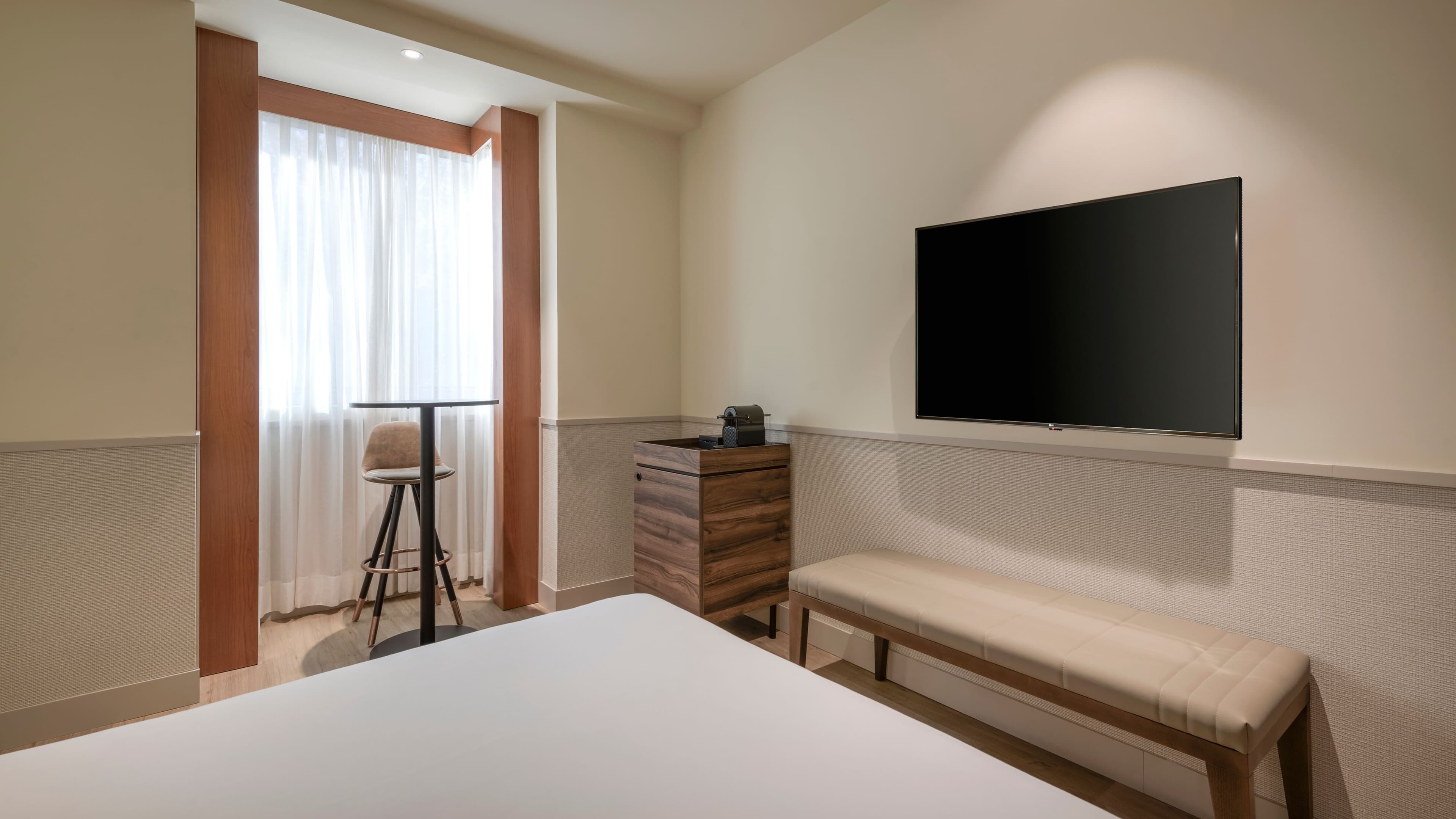 Standard Queen - Image 11