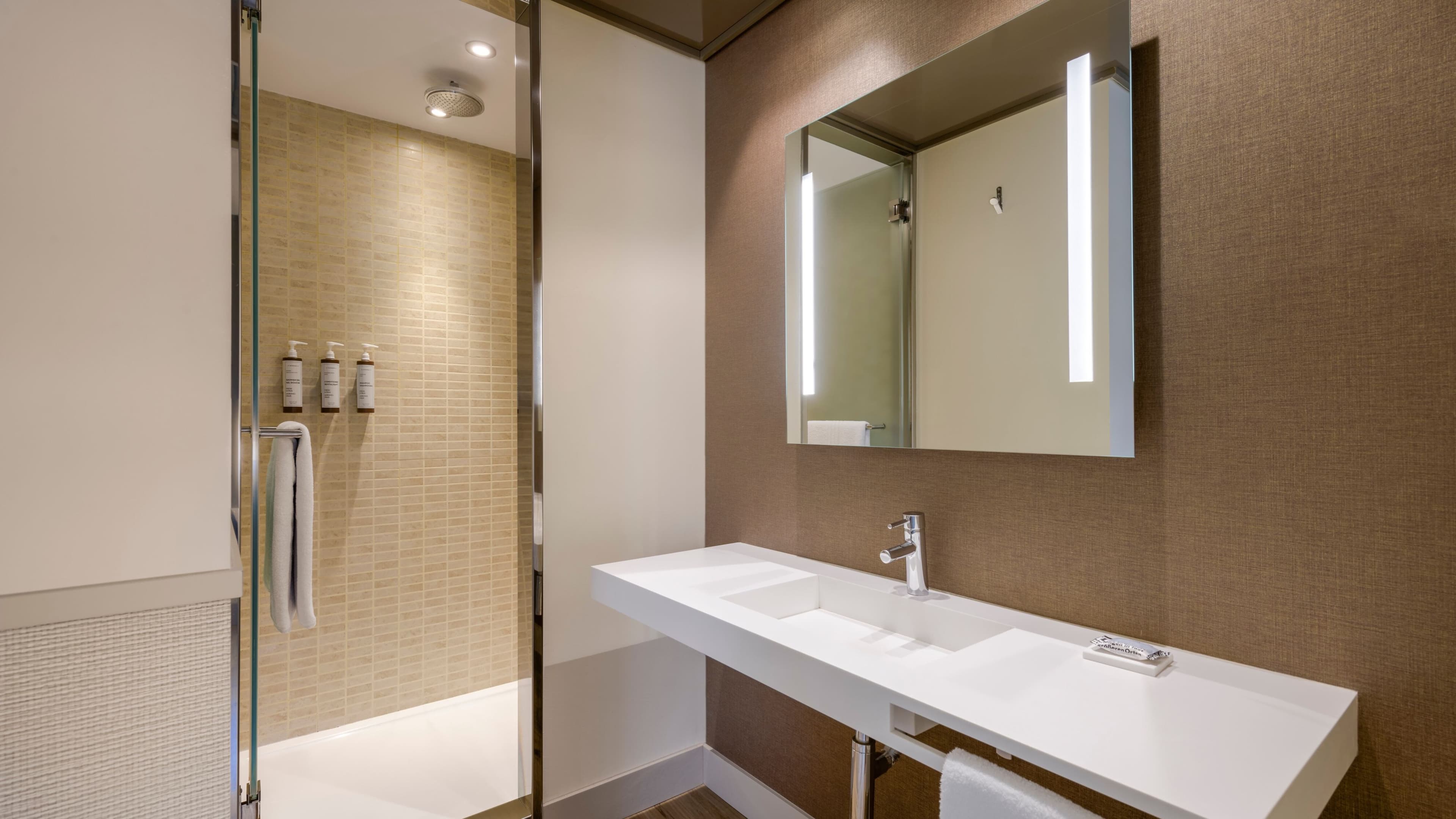 Standard Queen - Image 16