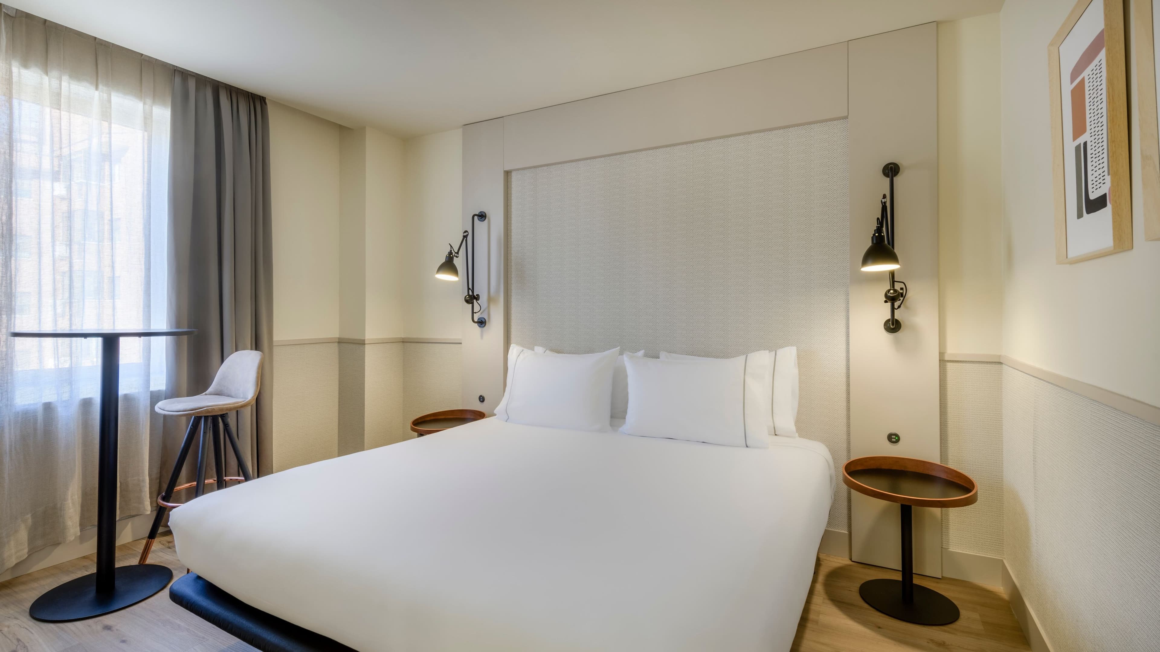 Standard Queen - Image 2