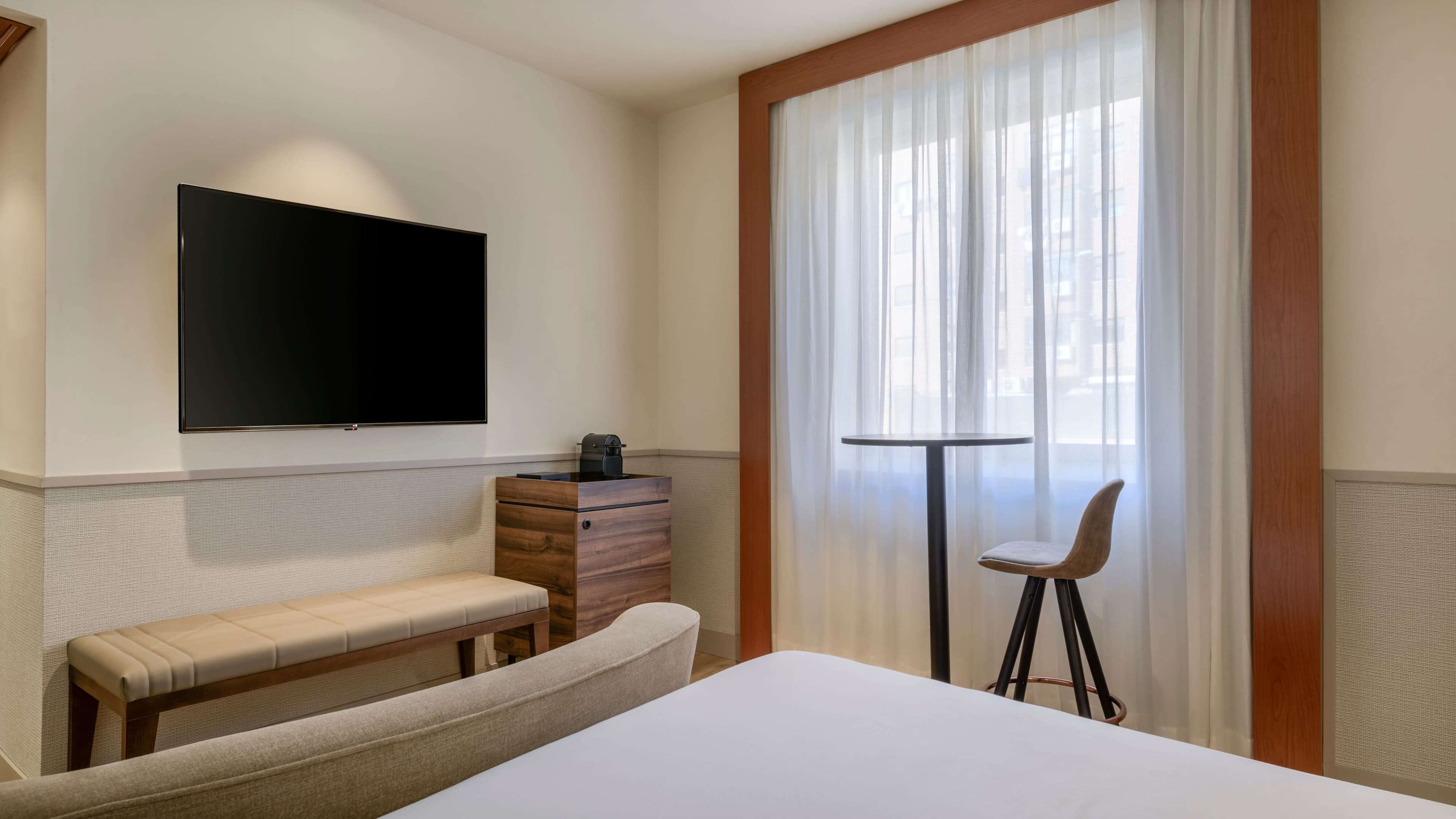 Standard Queen - Image 10