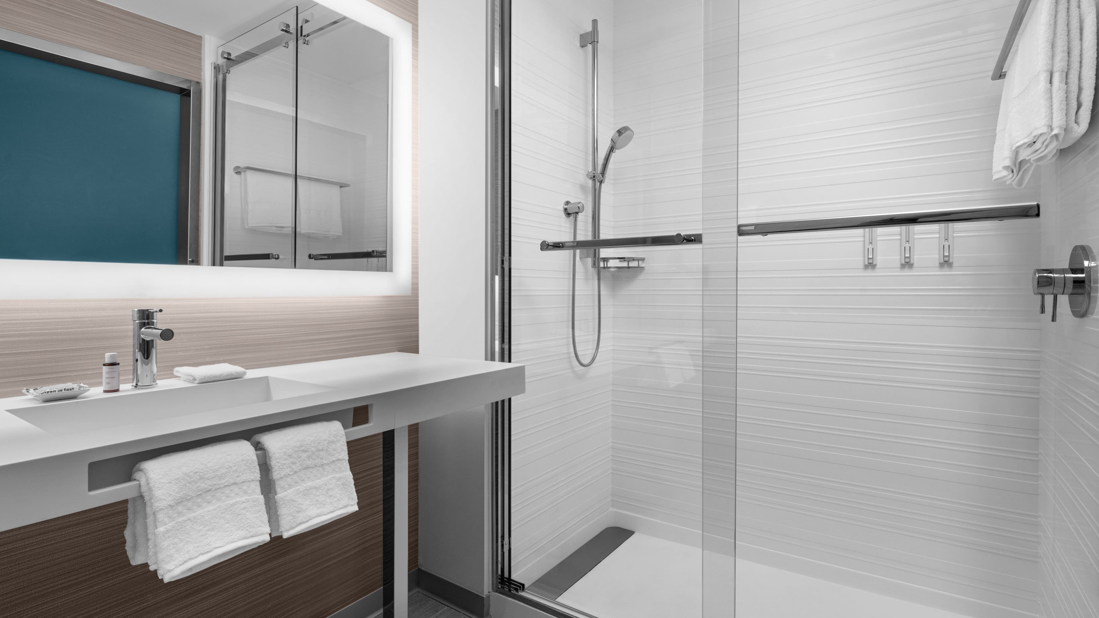 Standard King Bed Room - Image 5
