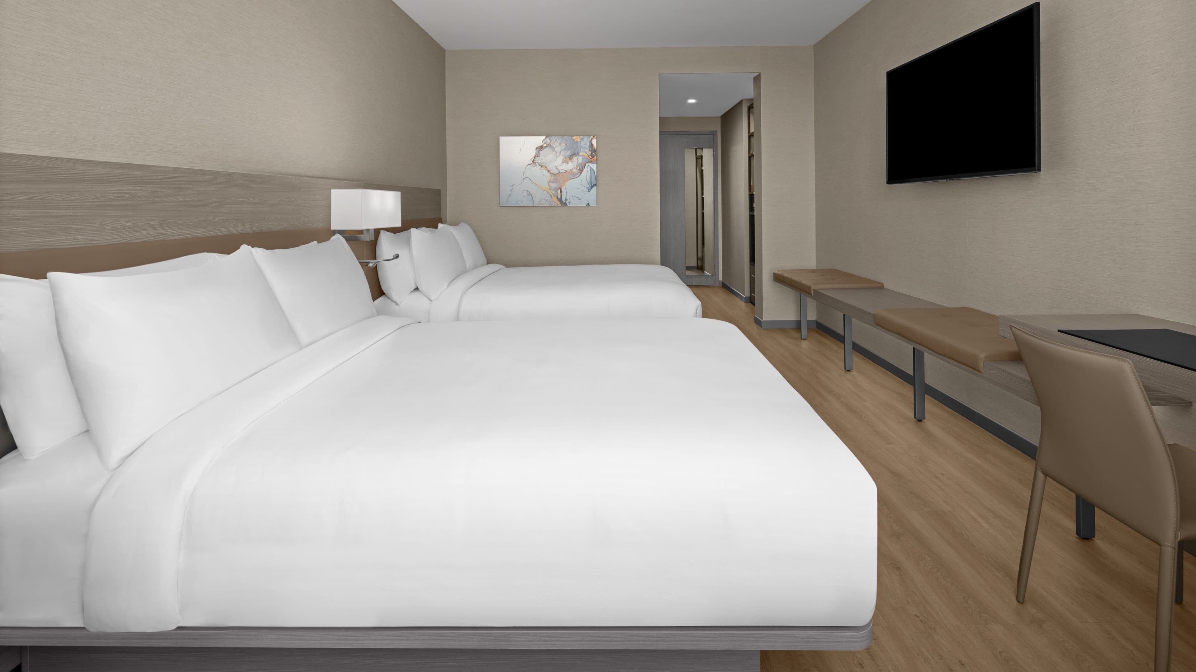 Queen Queen Room - Image 3