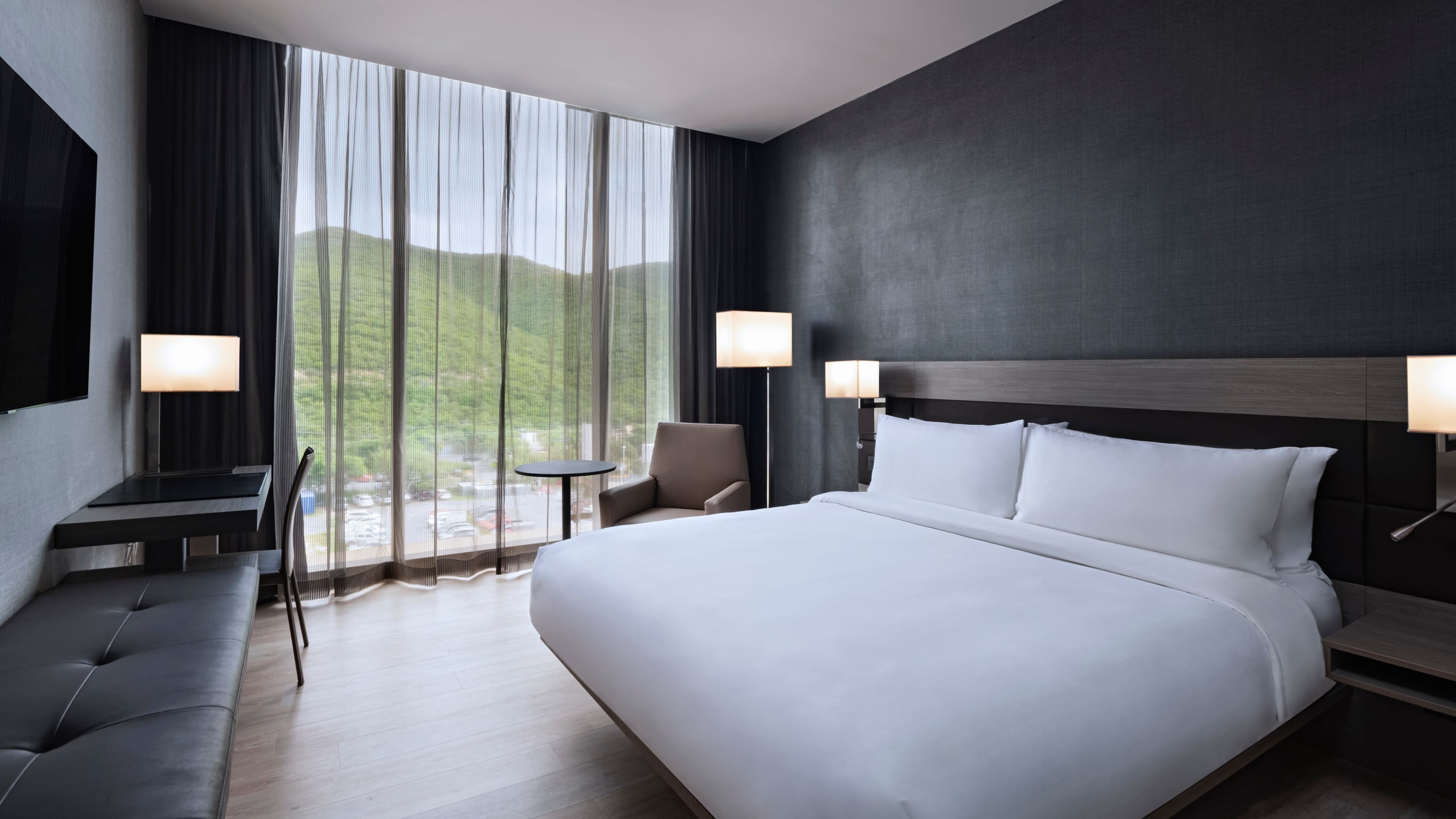 AC Hotel Monterrey Valle - Image 4