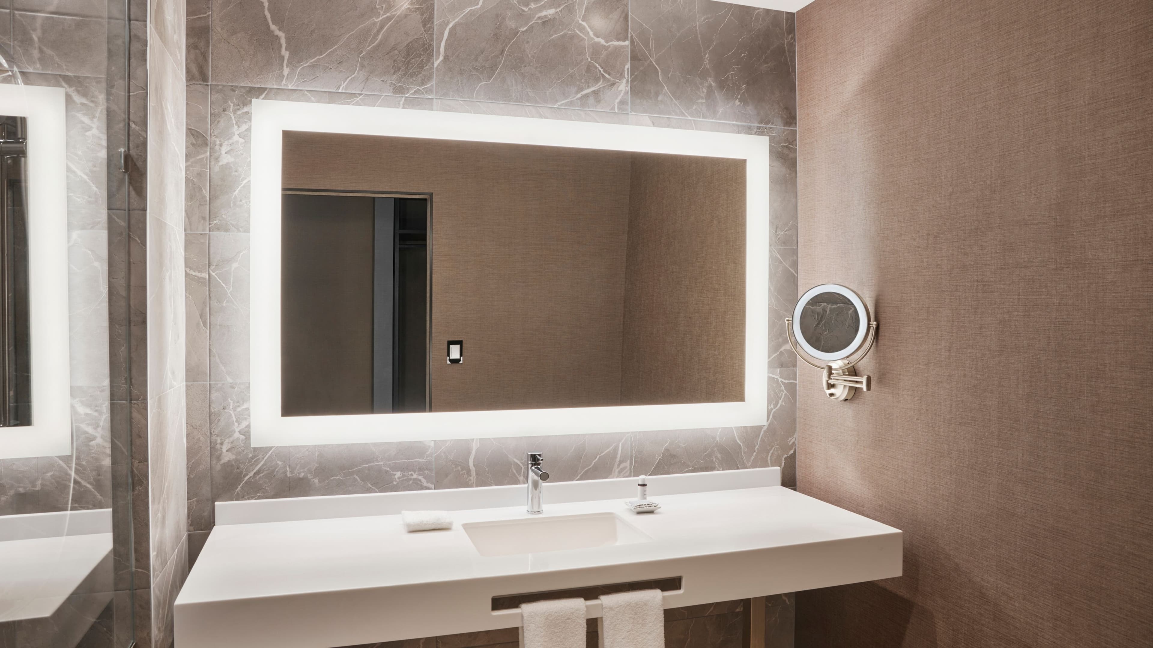 AC Guest Room King - Image 10