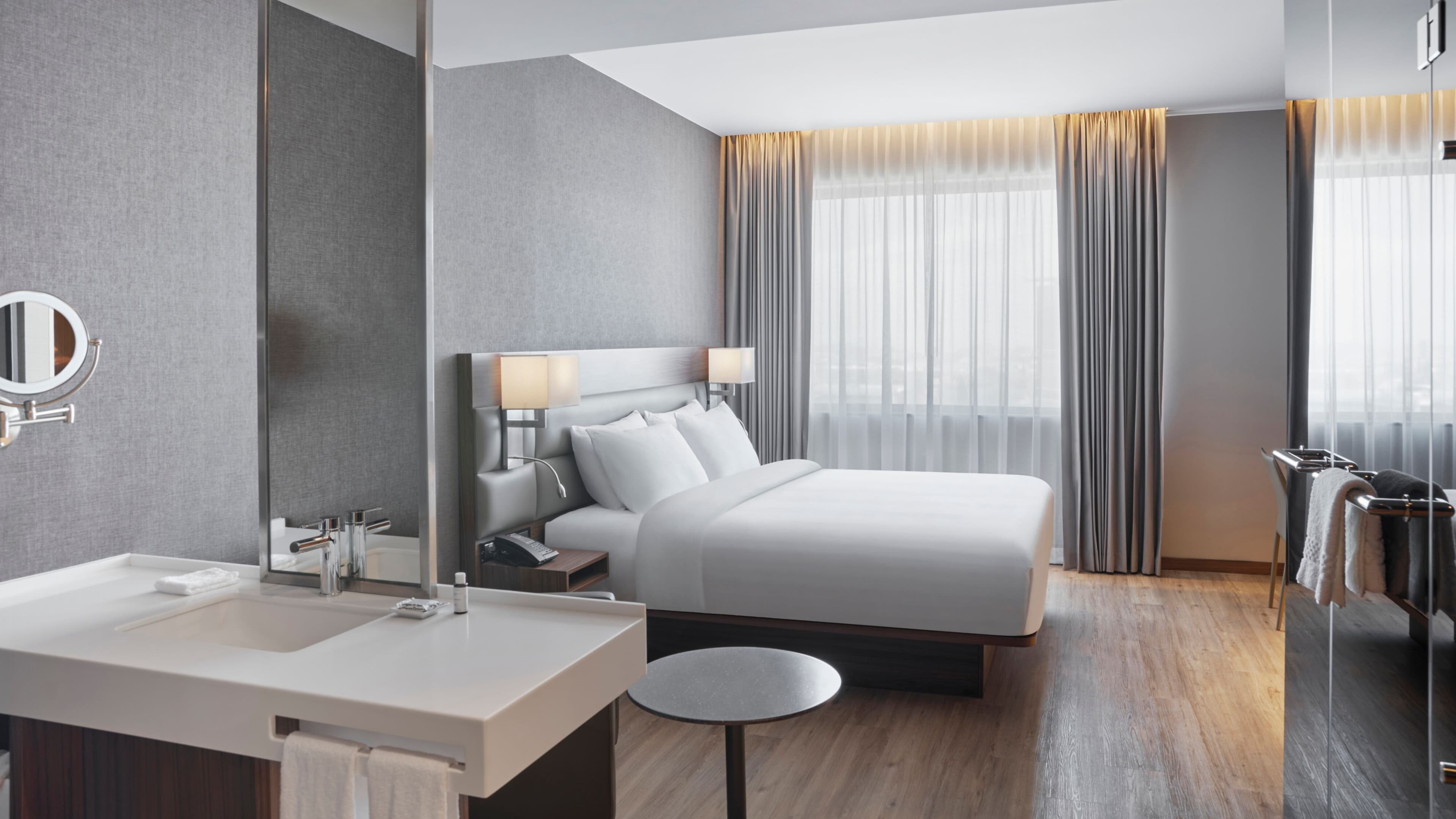 AC Guest Room King - Image 7
