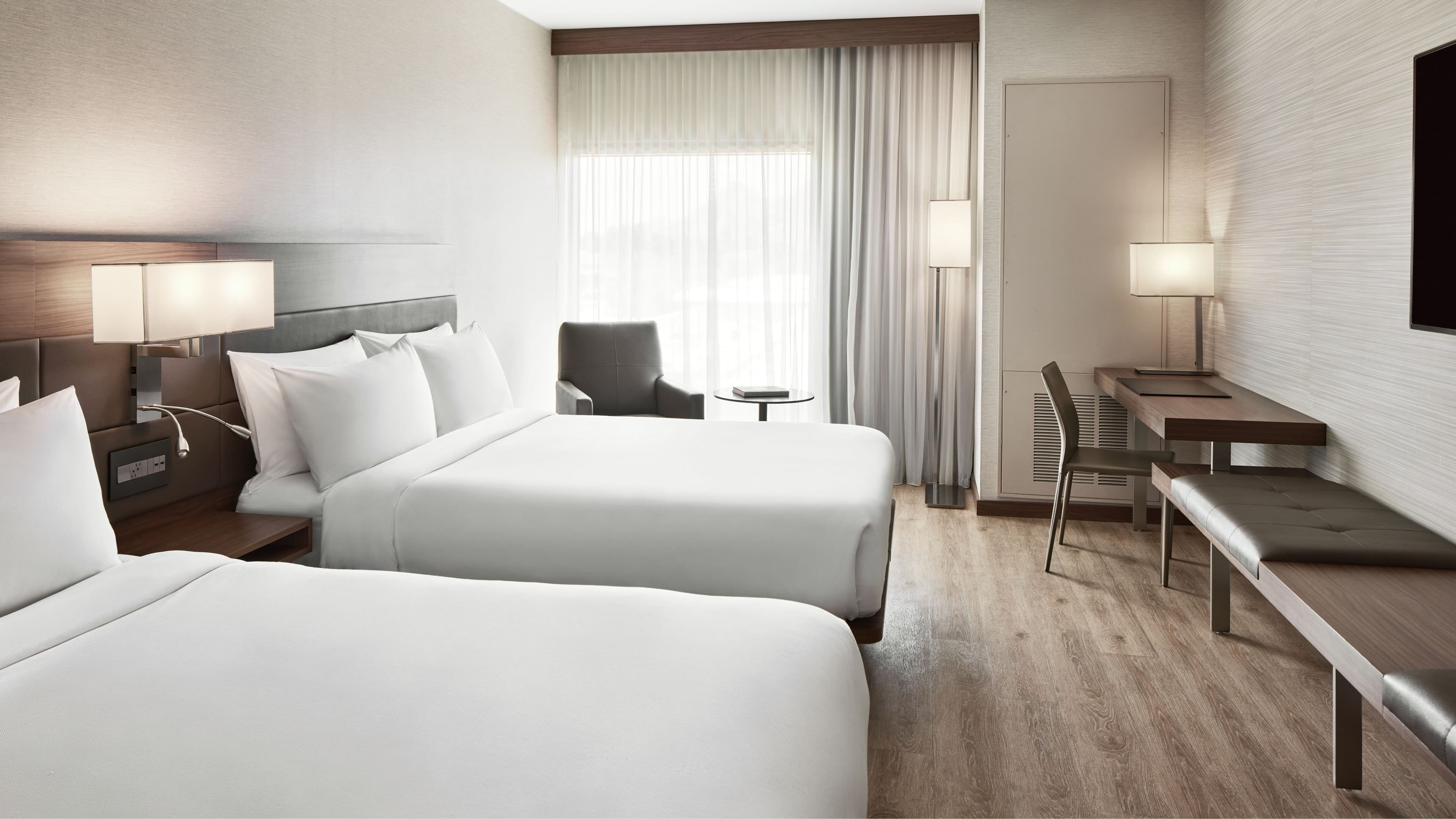 AC Hotel Phoenix Biltmore - Image 4