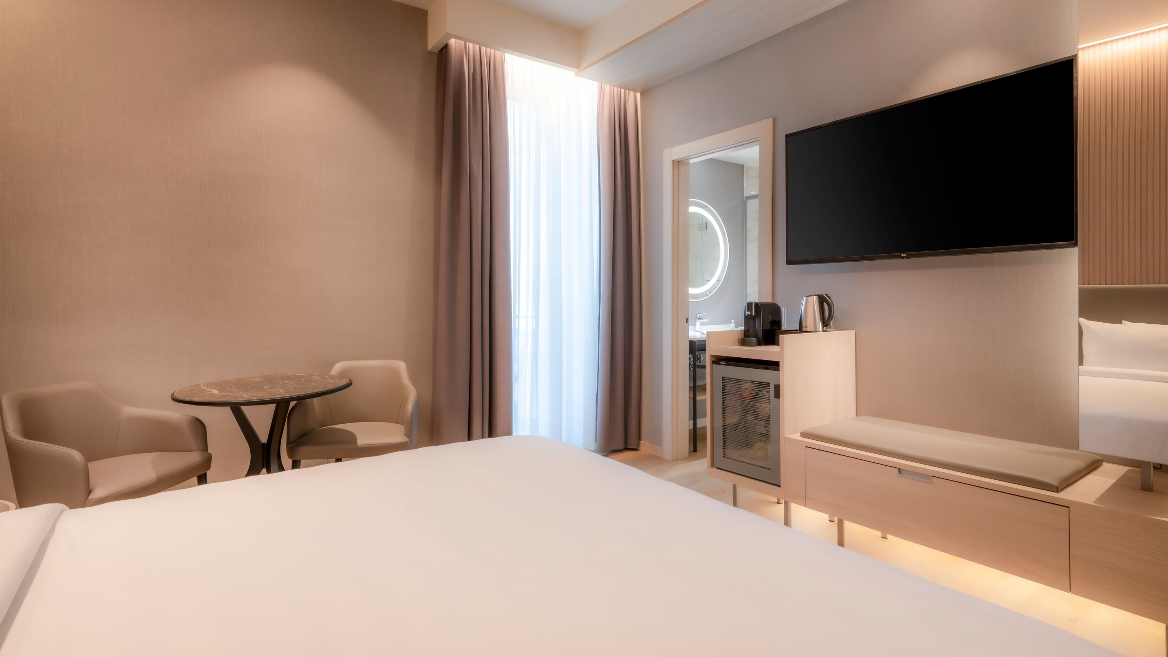 Deluxe Guest room - Image 3