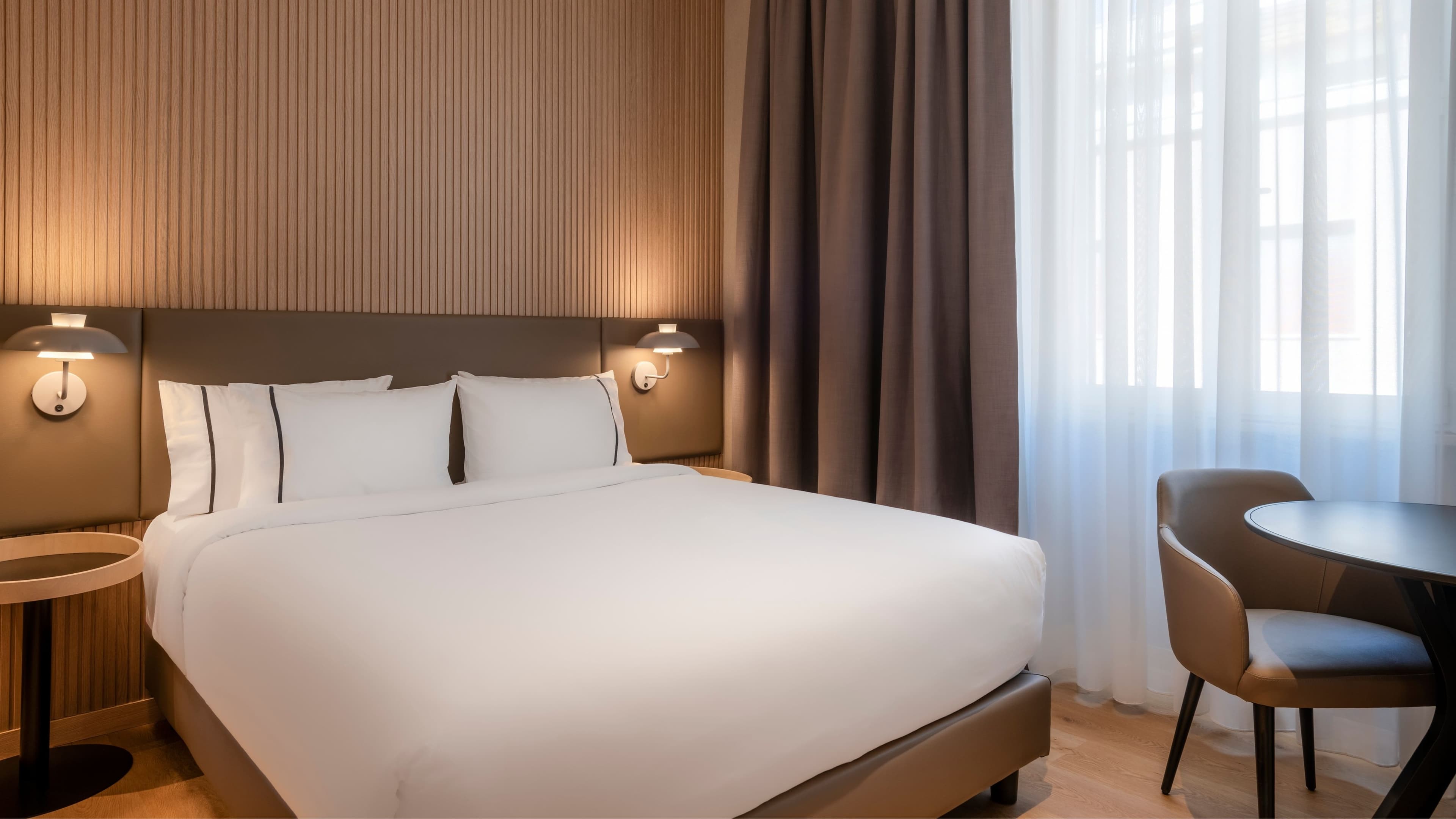 Deluxe Guest room - Image 2