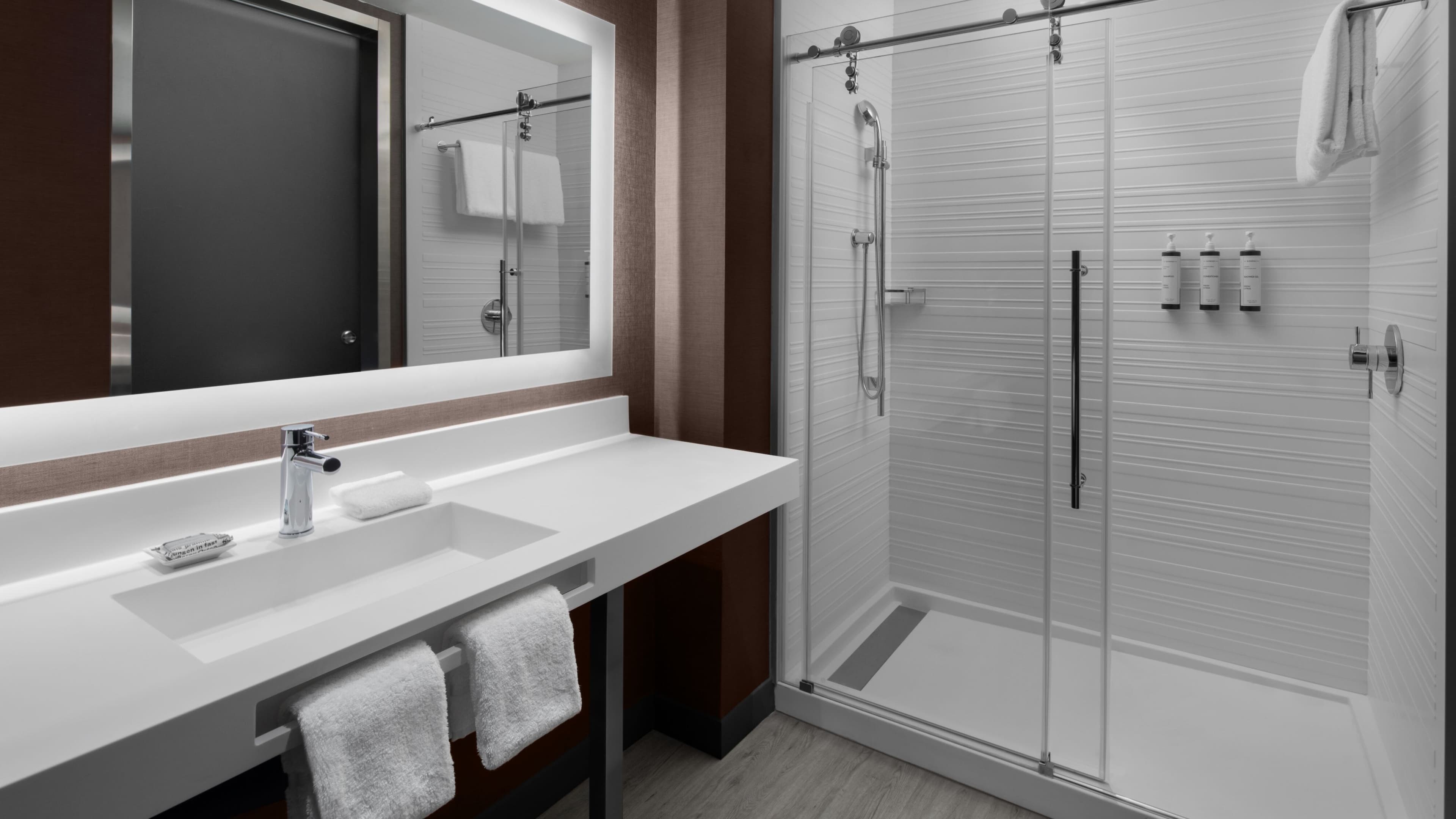 King Guest Room - Image 5