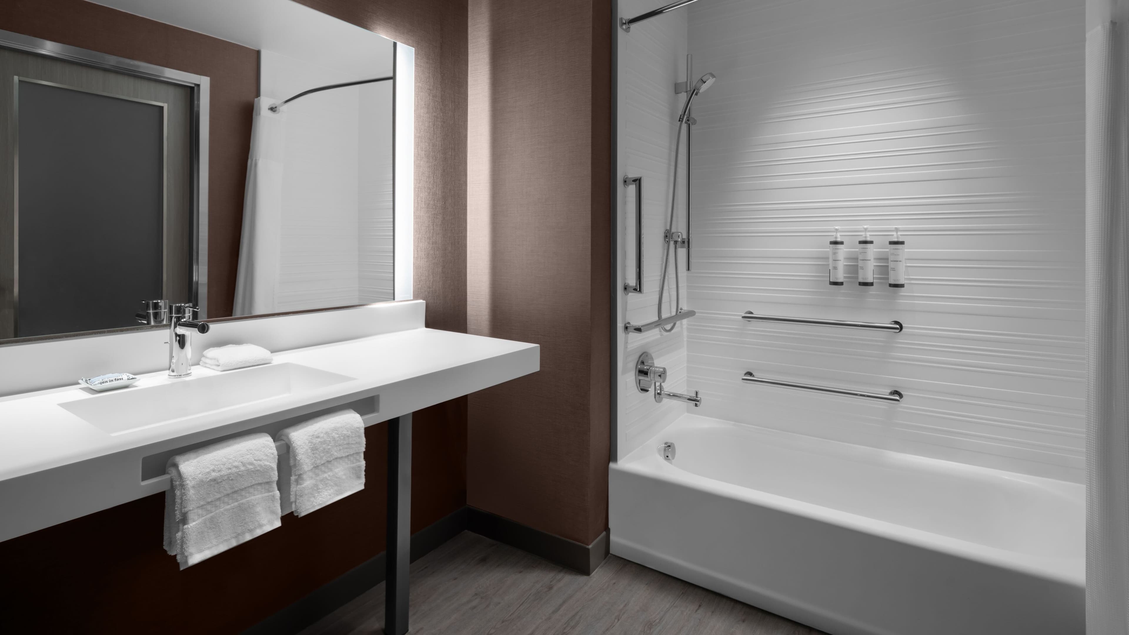 King Guest Room - Image 6