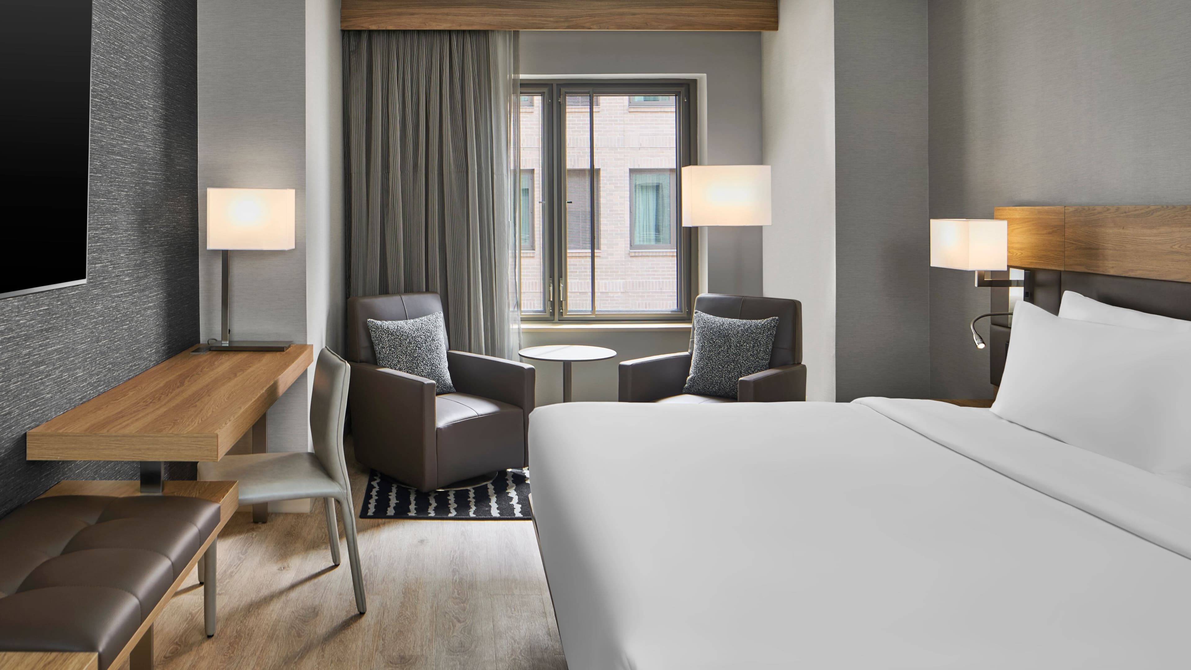 King Bed Guestroom - Image 1