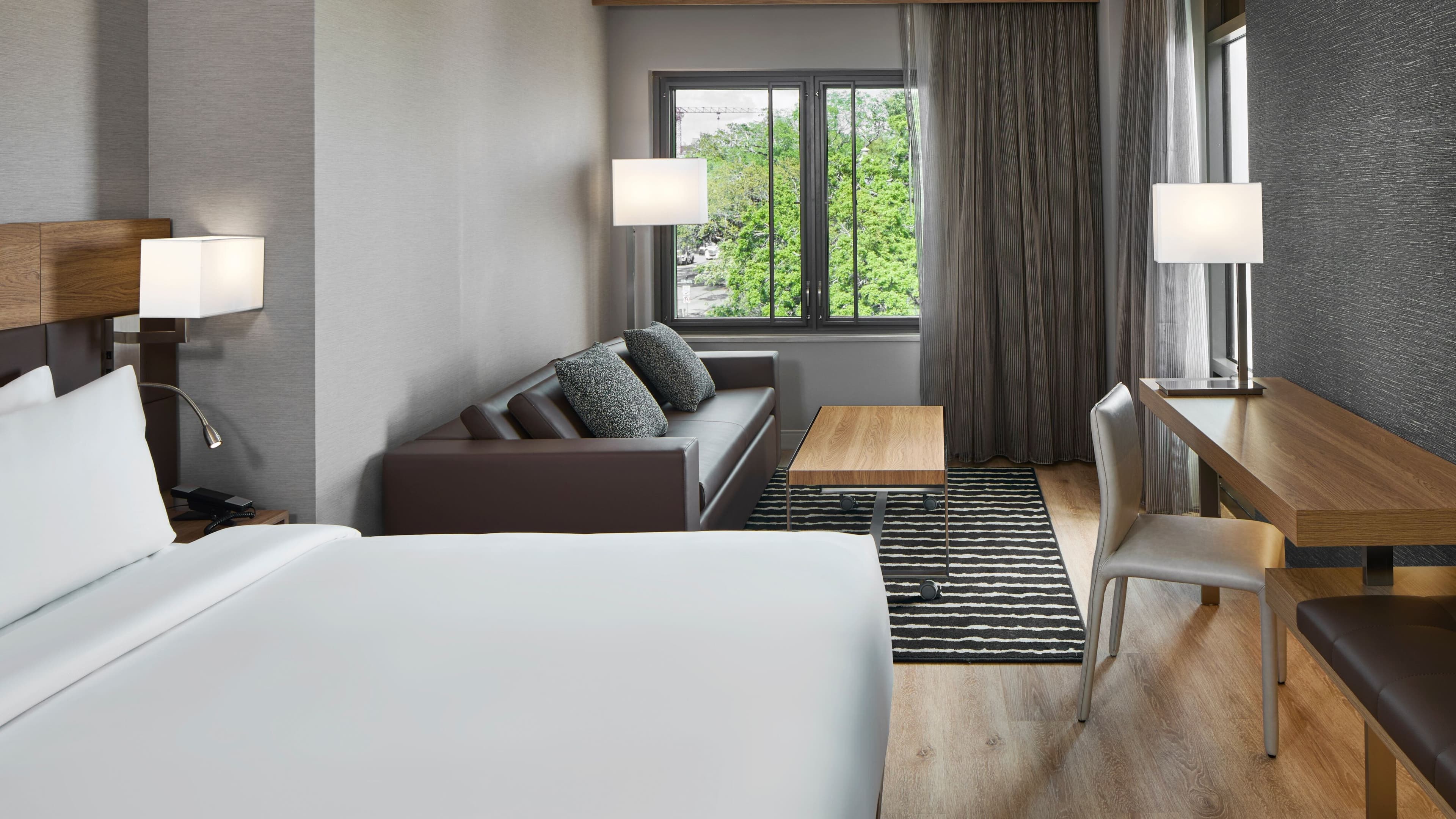 King Riverview Deluxe - Image 1