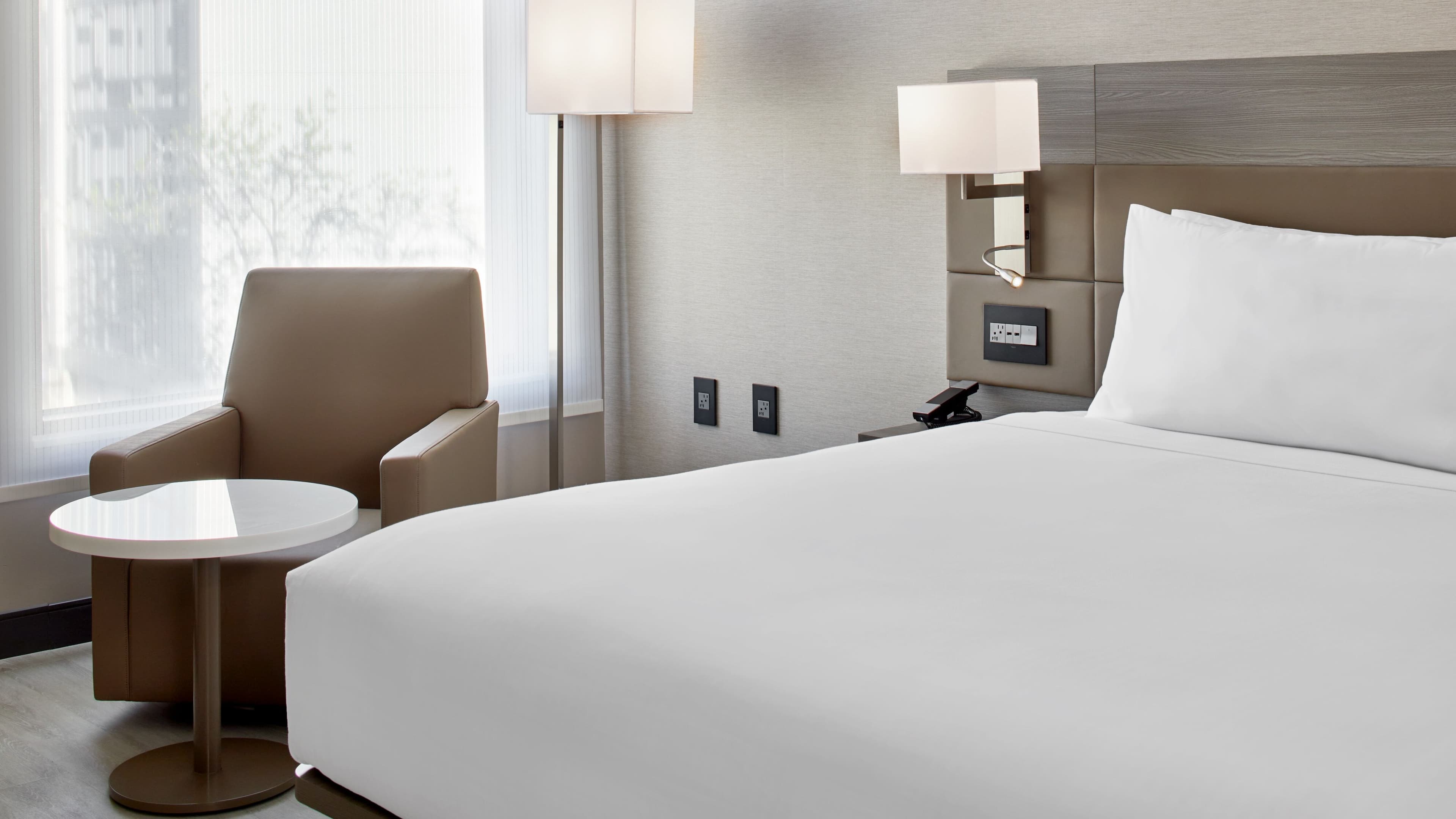 AC Hotel Sacramento - Image 2