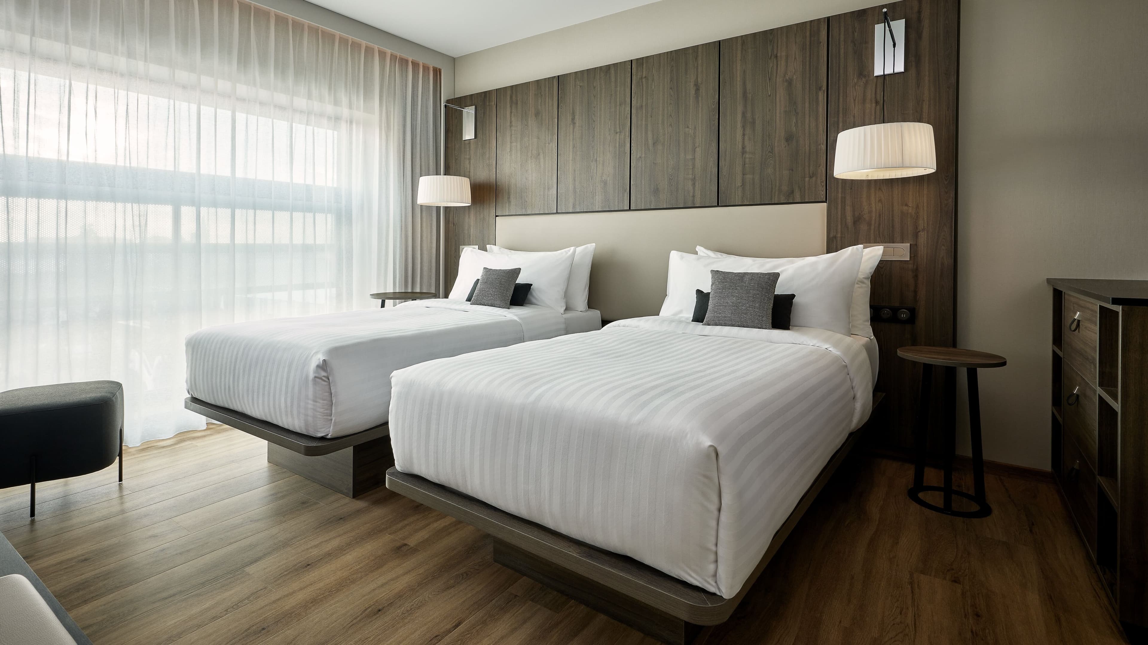 Standard twin room - Image 1