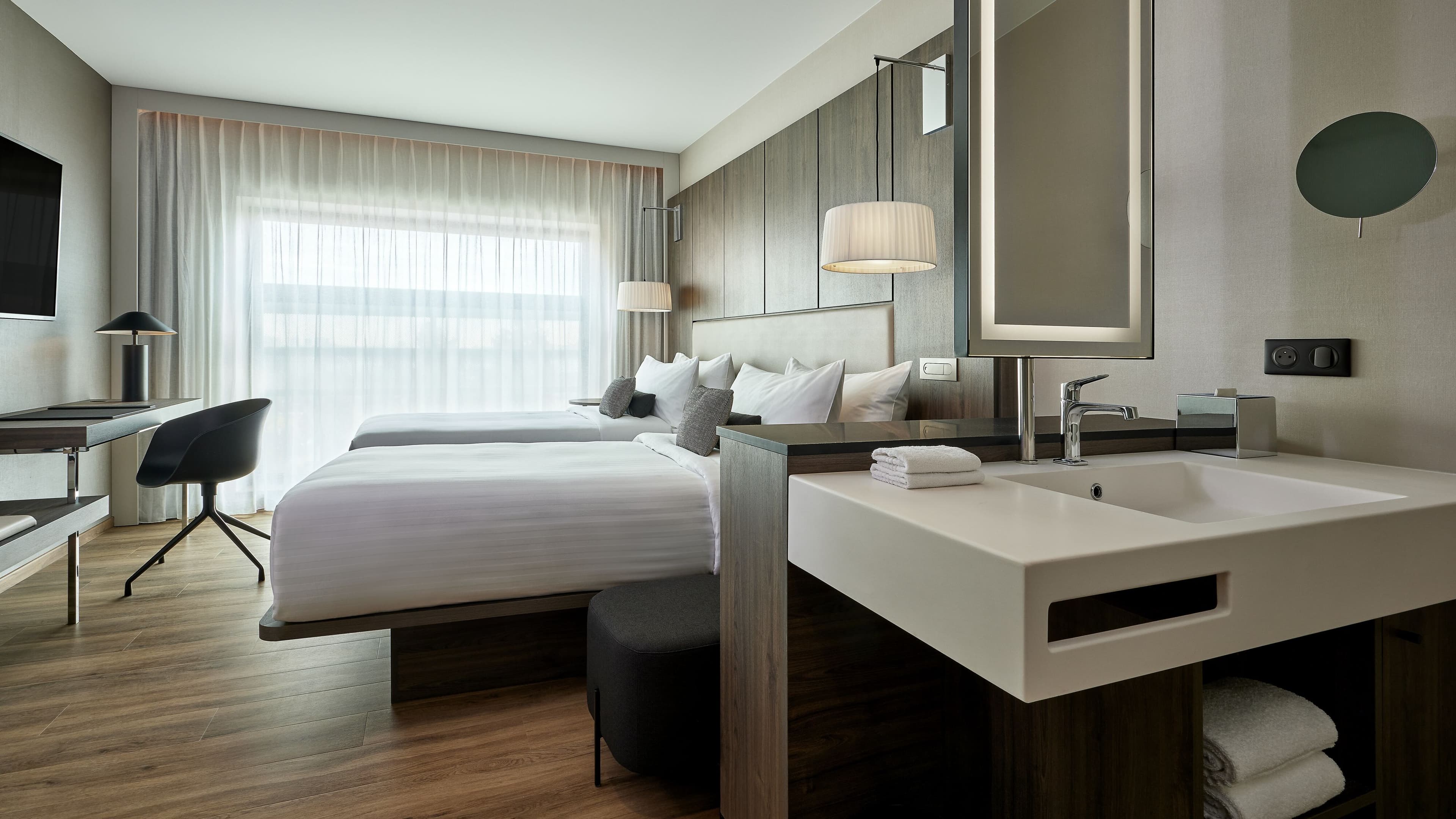 Standard twin room - Image 2