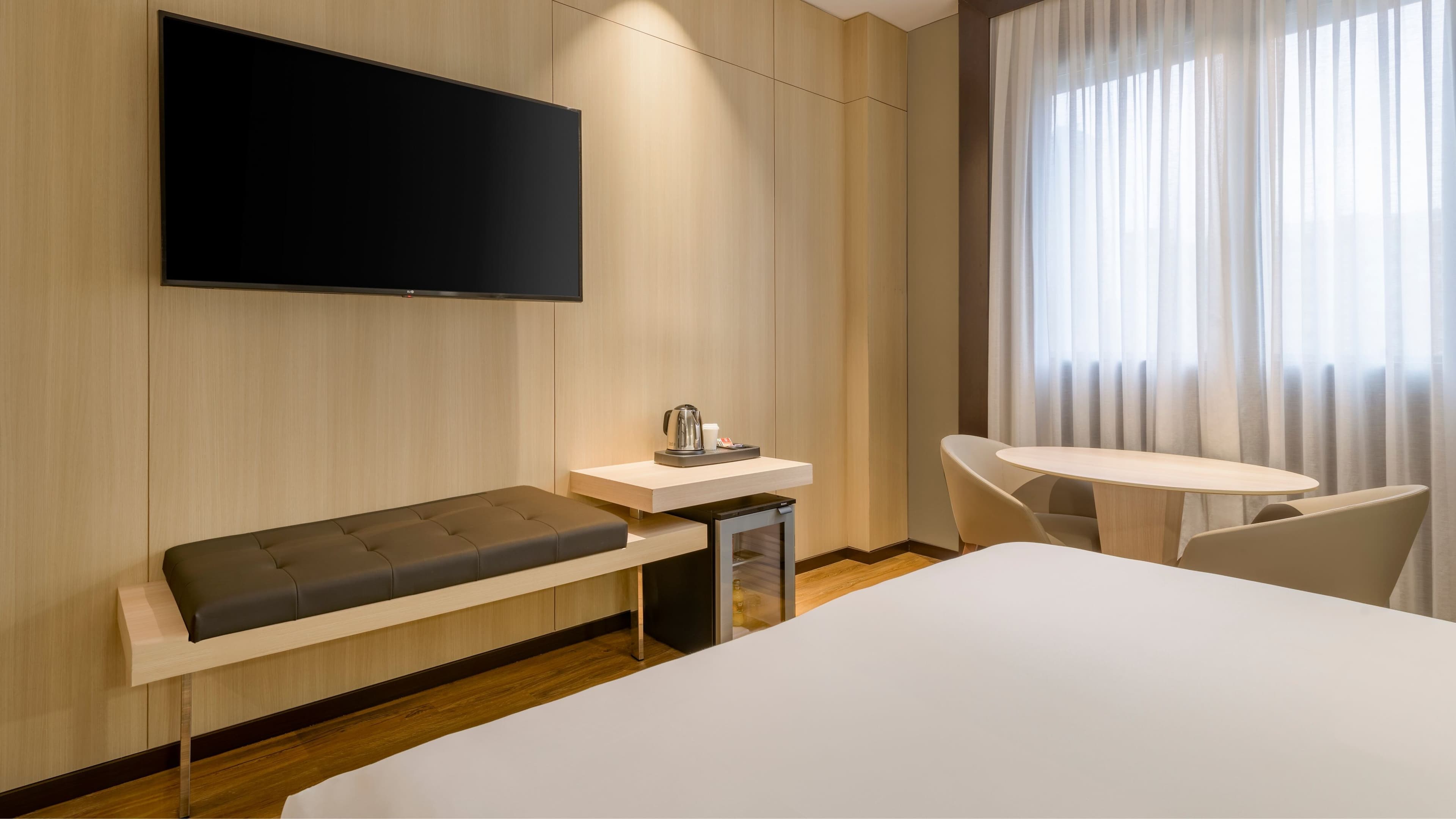 AC Hotel Valencia - Image 5