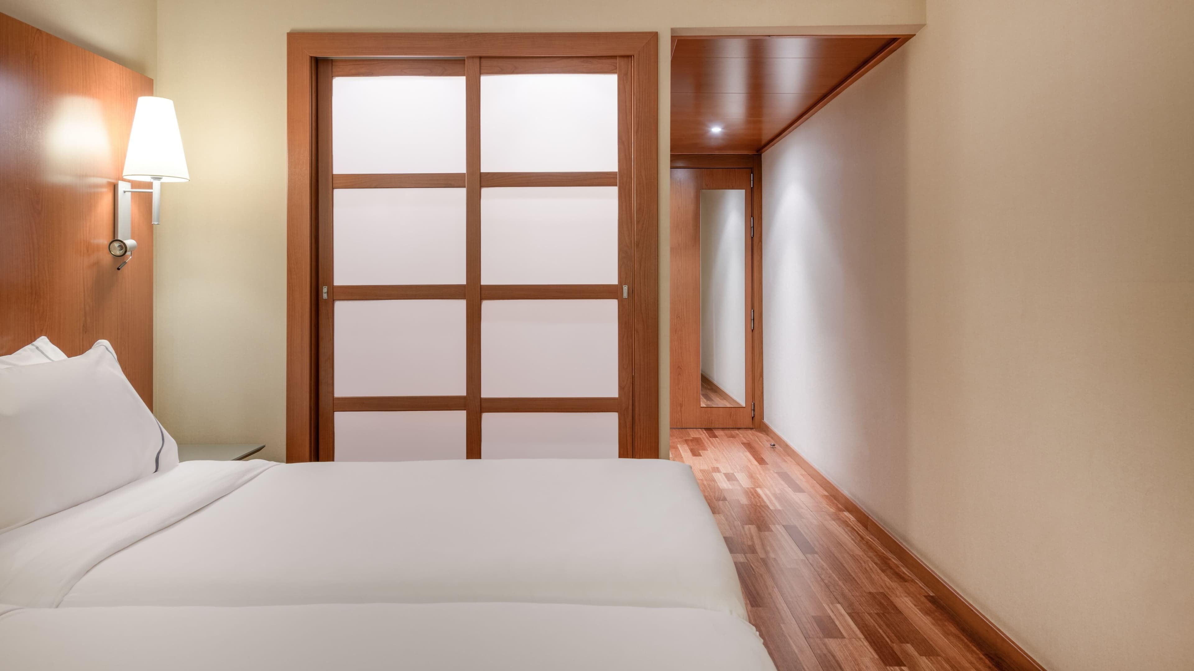 Standard Twin - Image 4