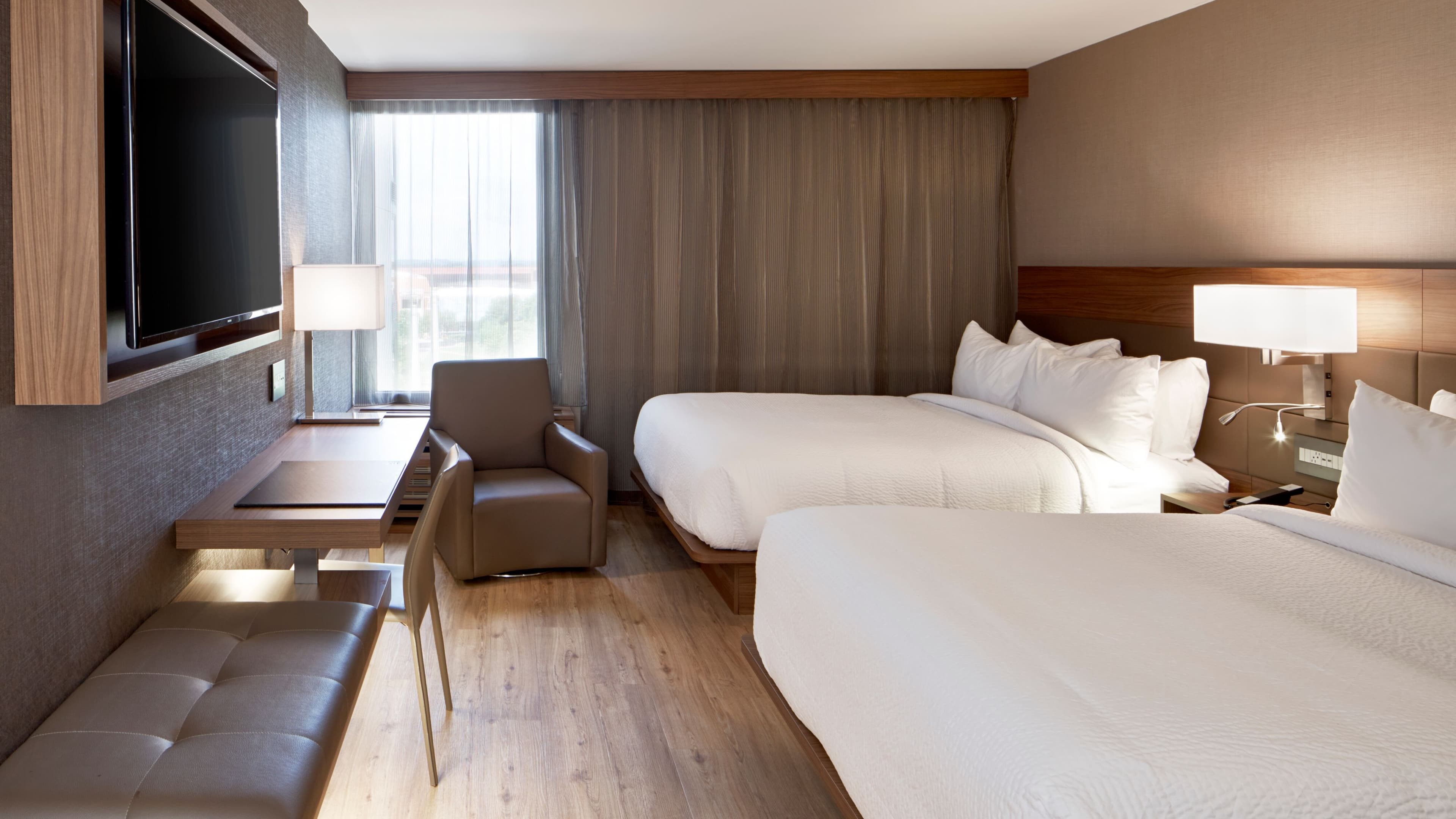 Holiday Inn Express & Suites Alpharetta - Windward Parkway — 38