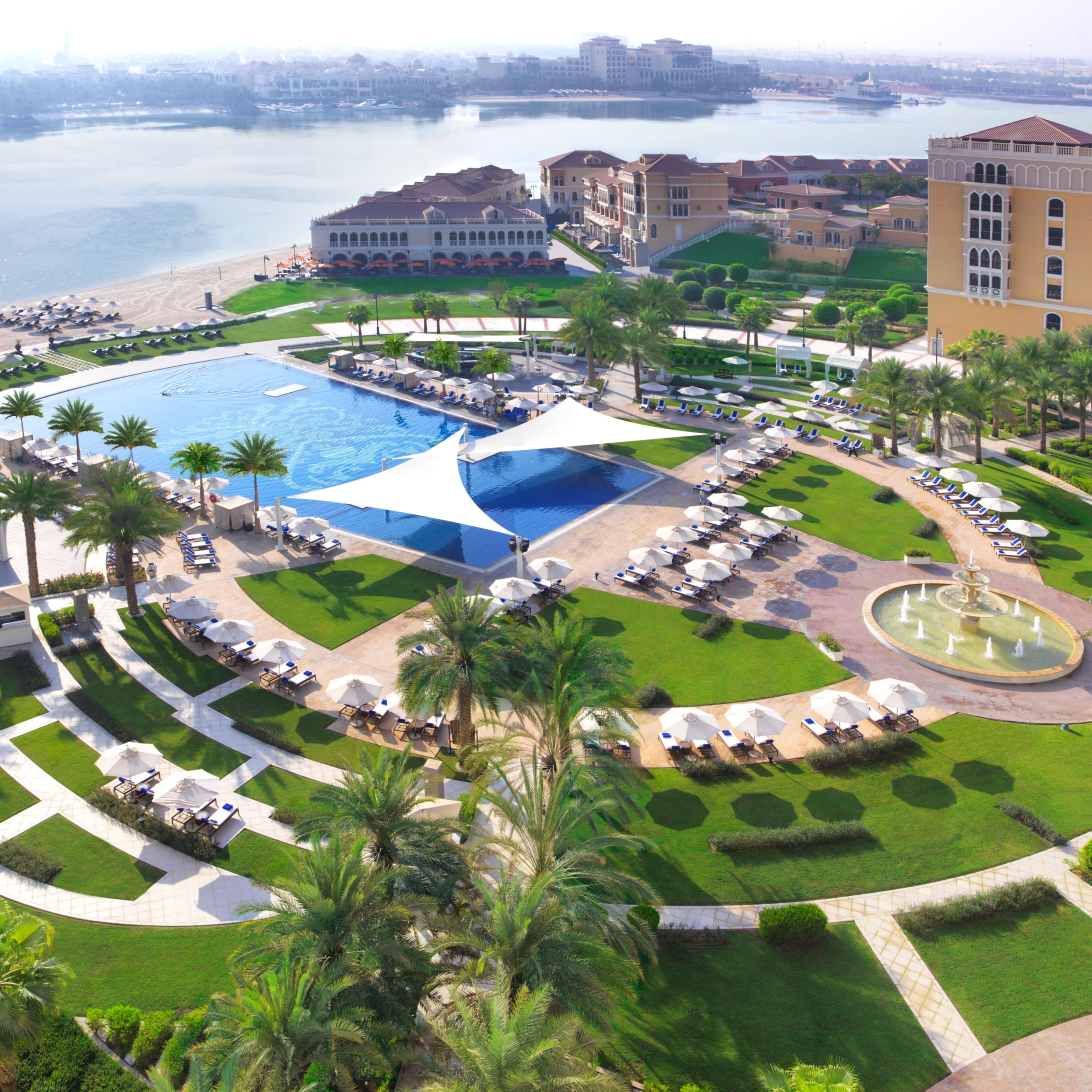 The Ritz-Carlton Abu Dhabi, Grand Canal - Image 1