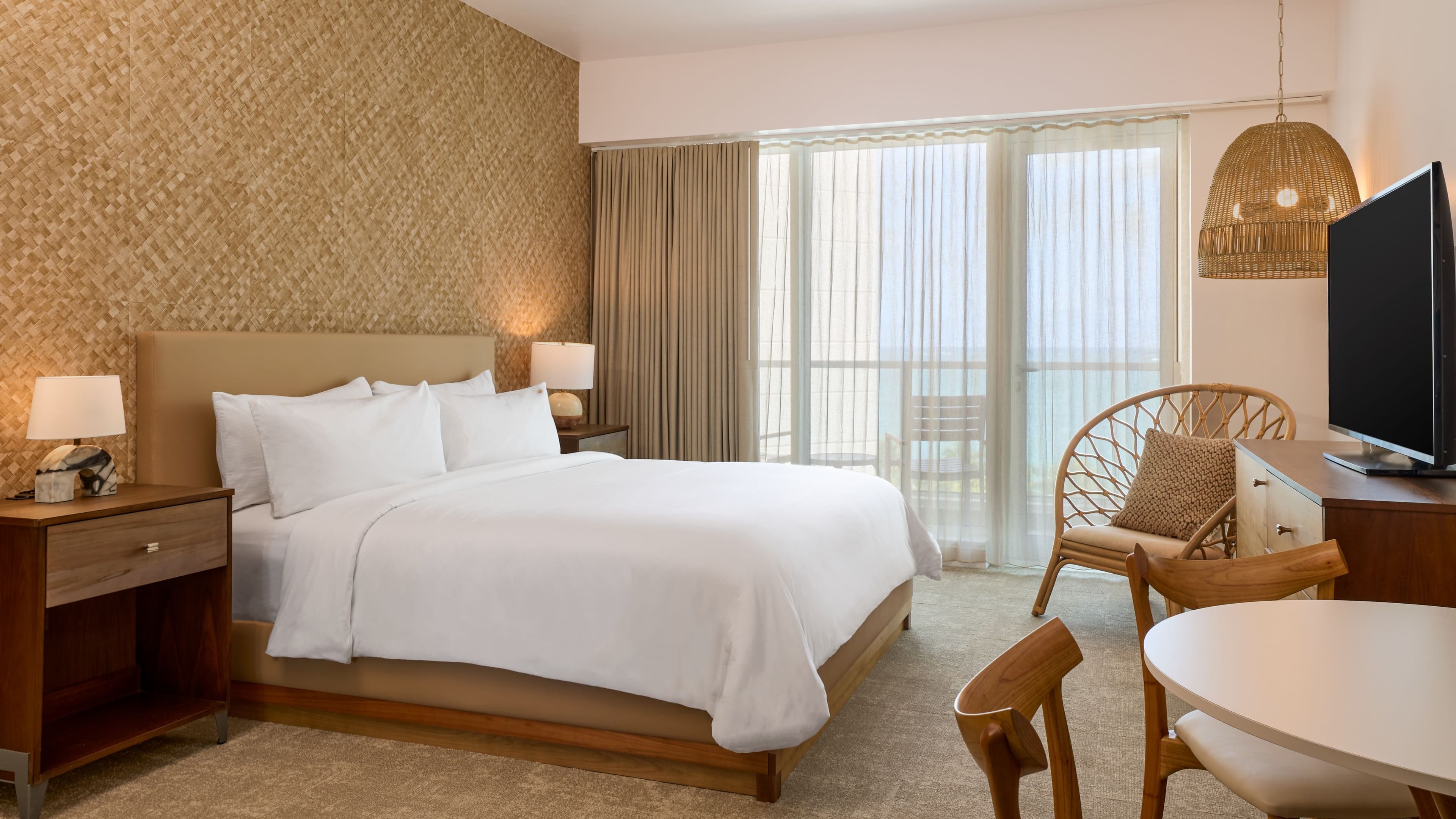 Studio Urban View Balcony - Image 1