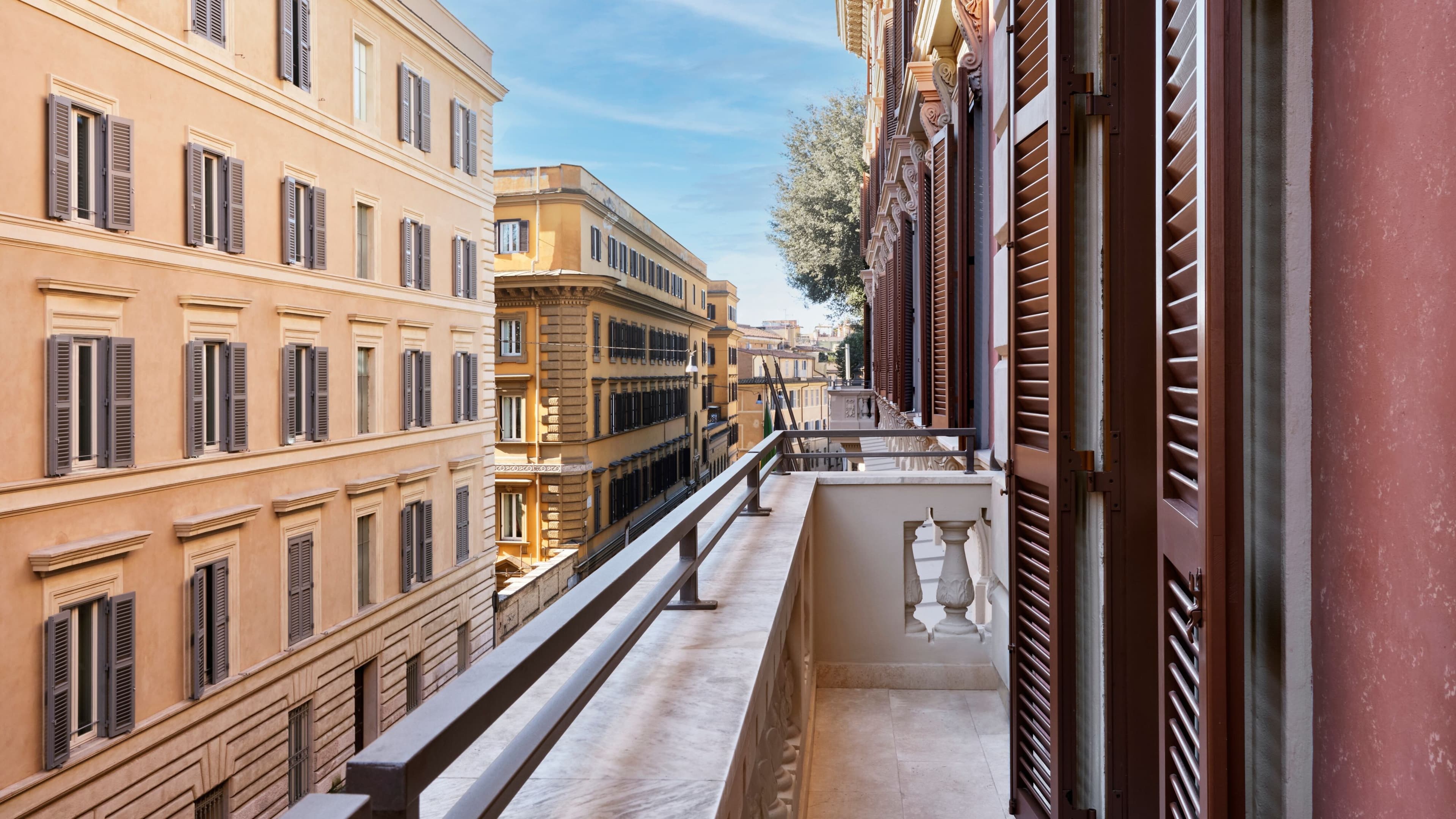 W Rome — 27