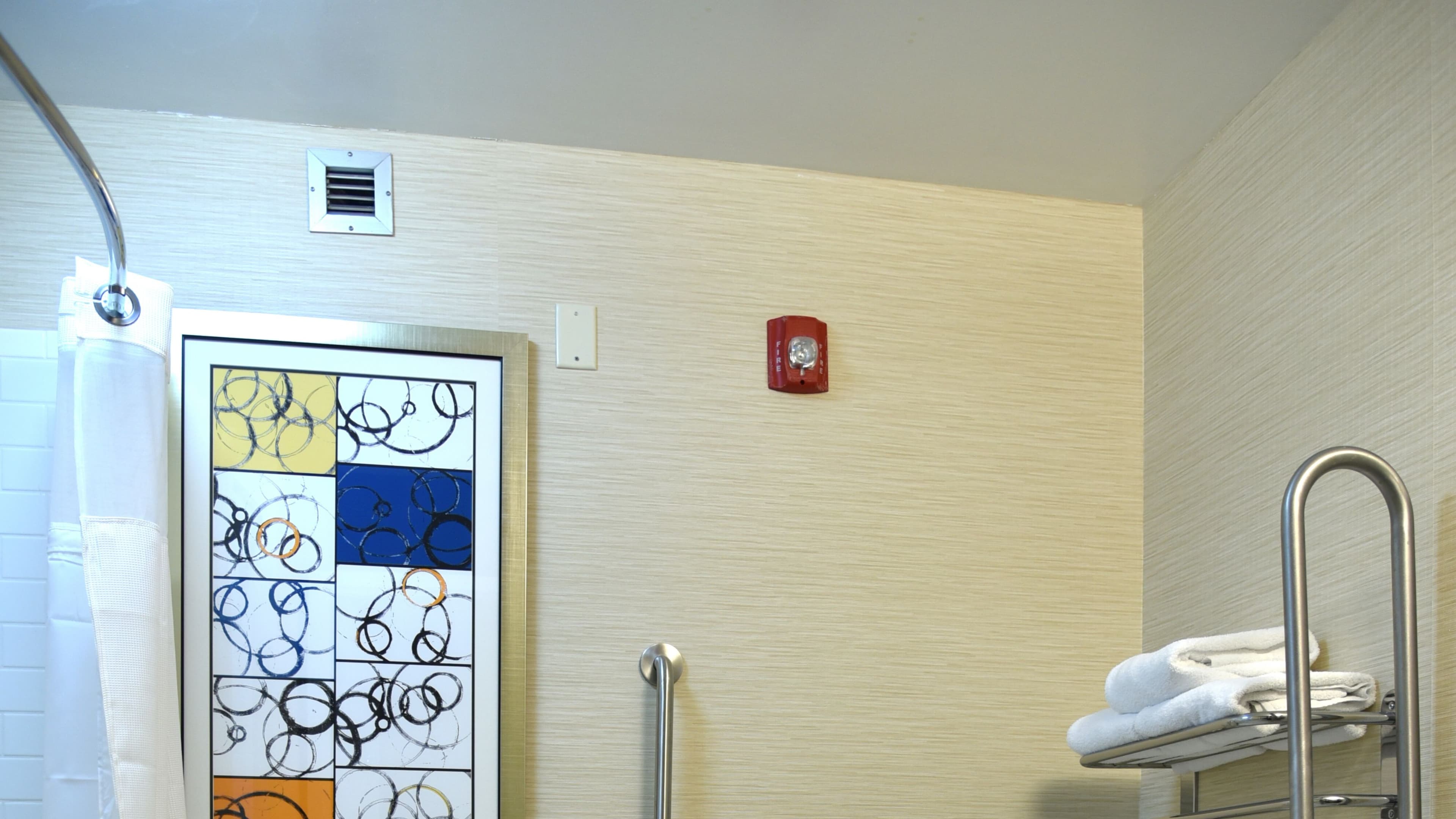 Fairfield Inn & Suites Hartford Airport — 6