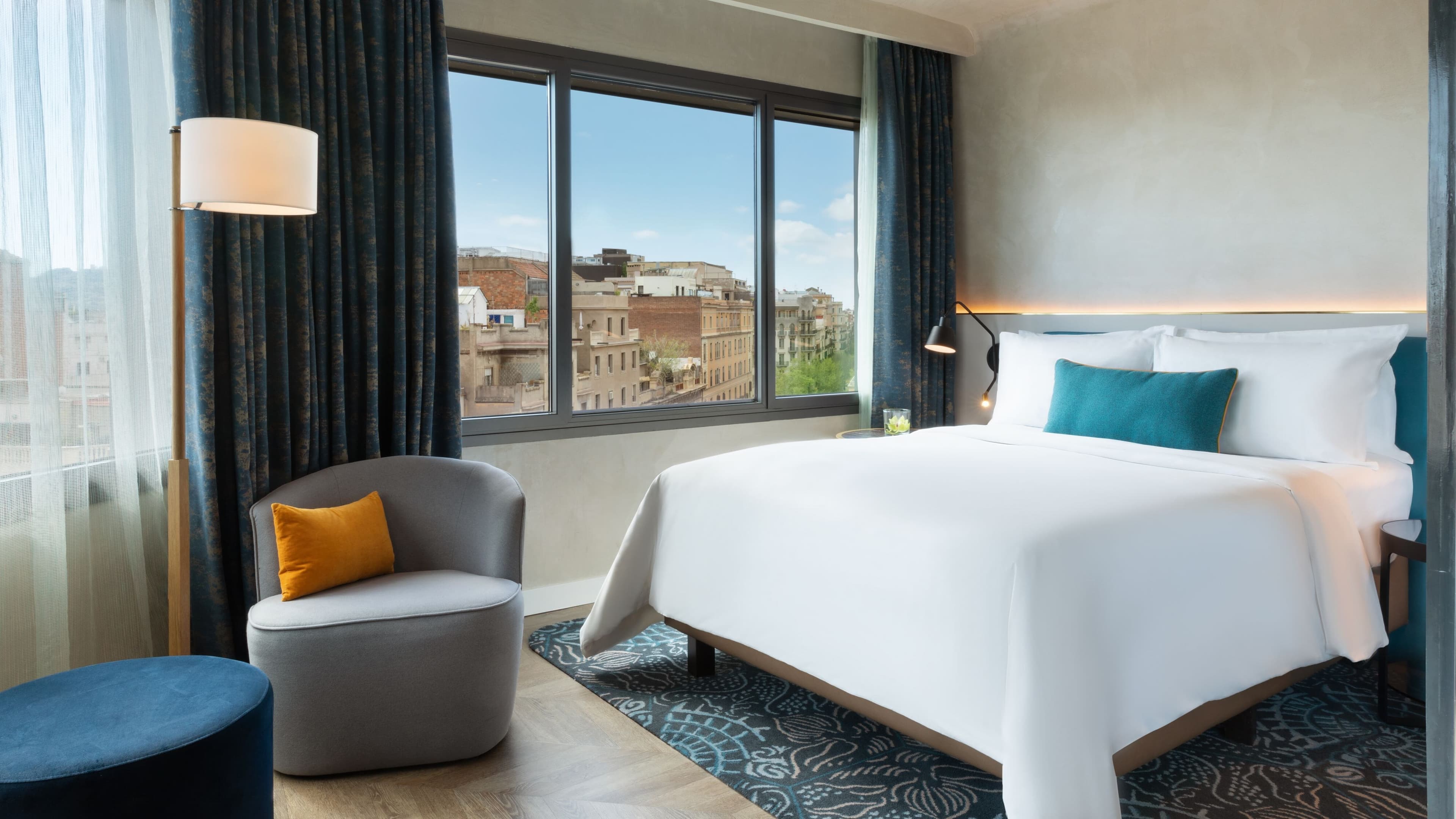 Renaissance Barcelona Hotel - Image 2