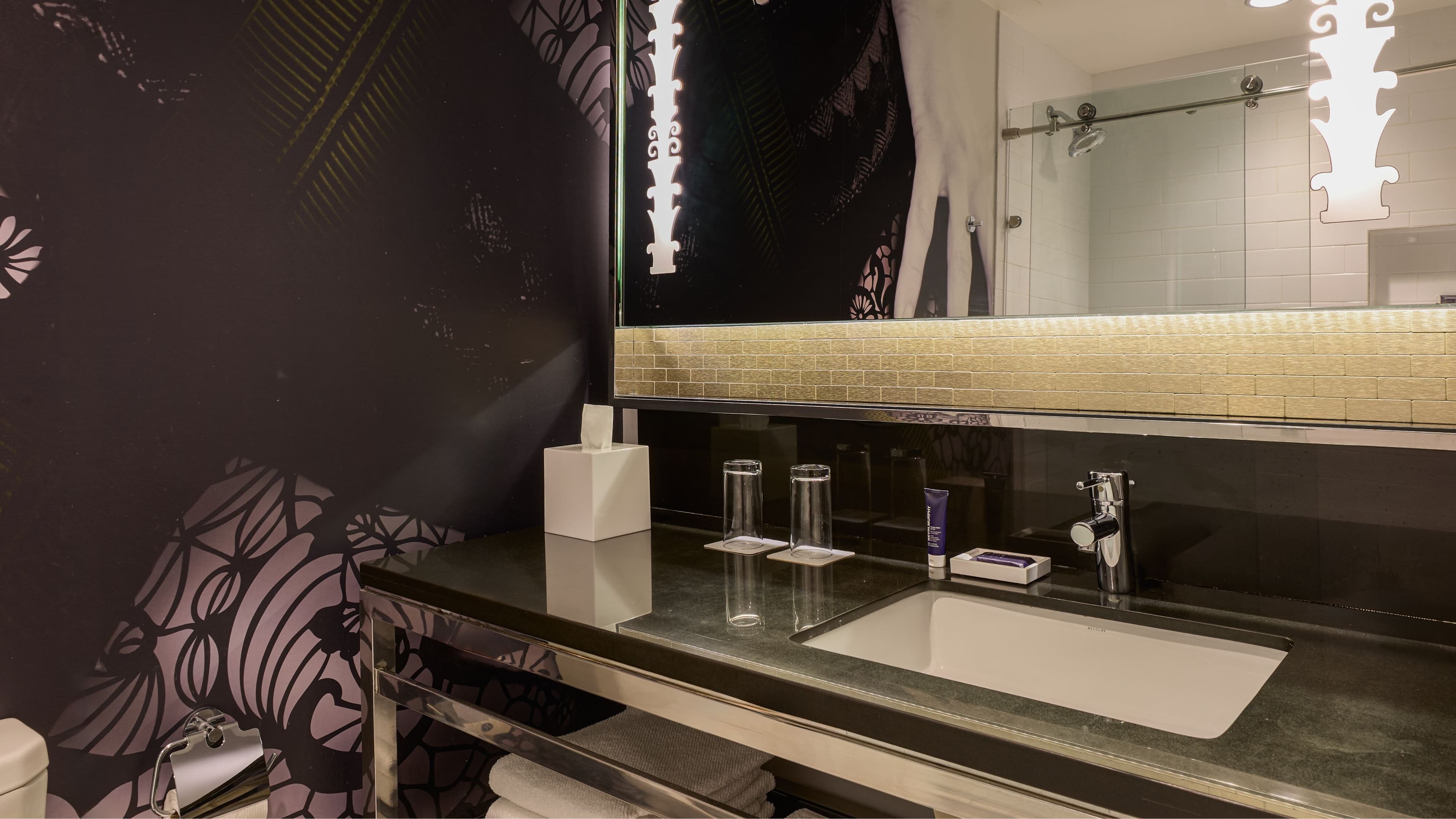Renaissance Cincinnati Downtown Hotel - Image 4
