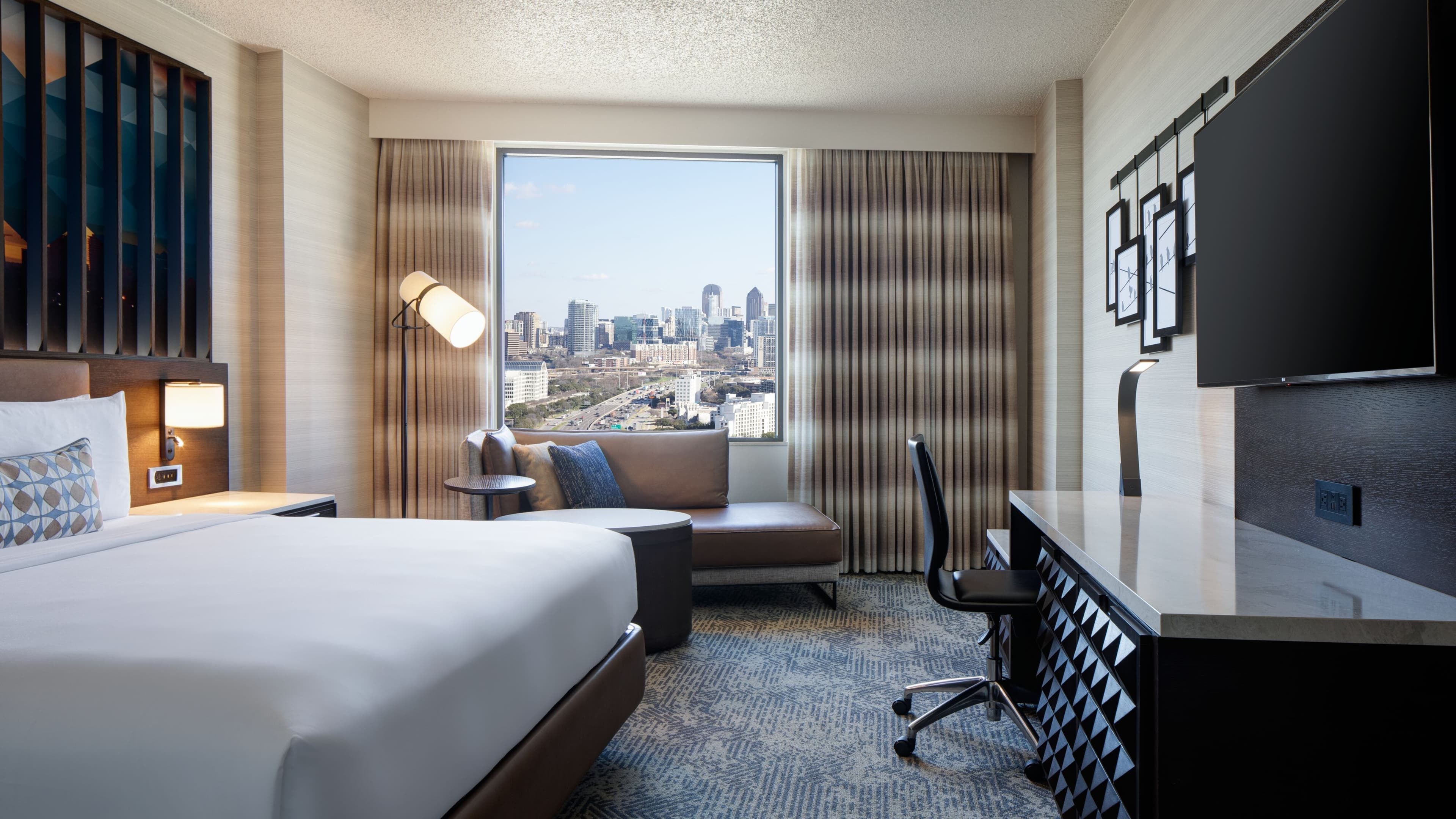 Renaissance Dallas Hotel - Image 2