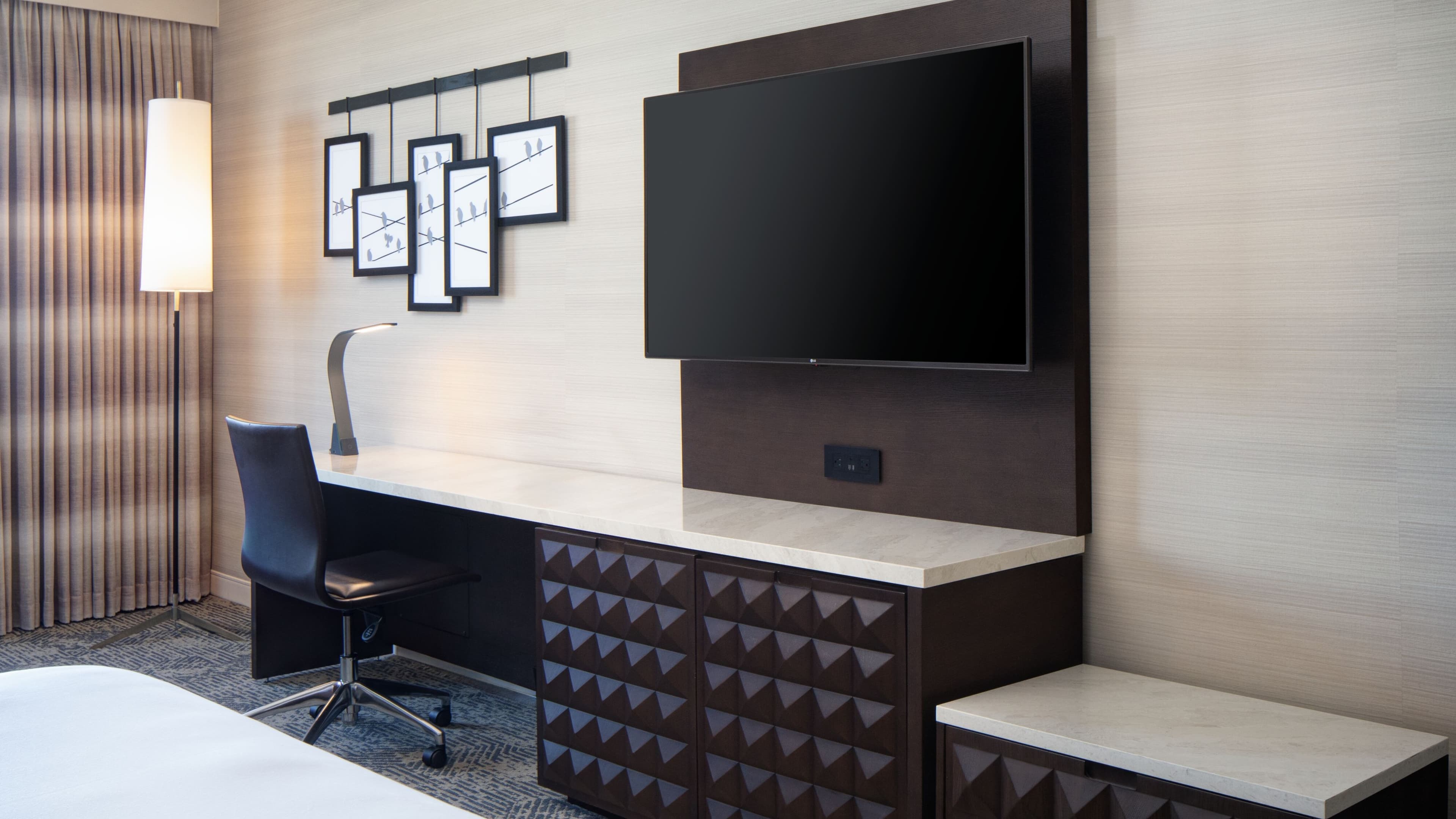 Renaissance Dallas Hotel - Image 4