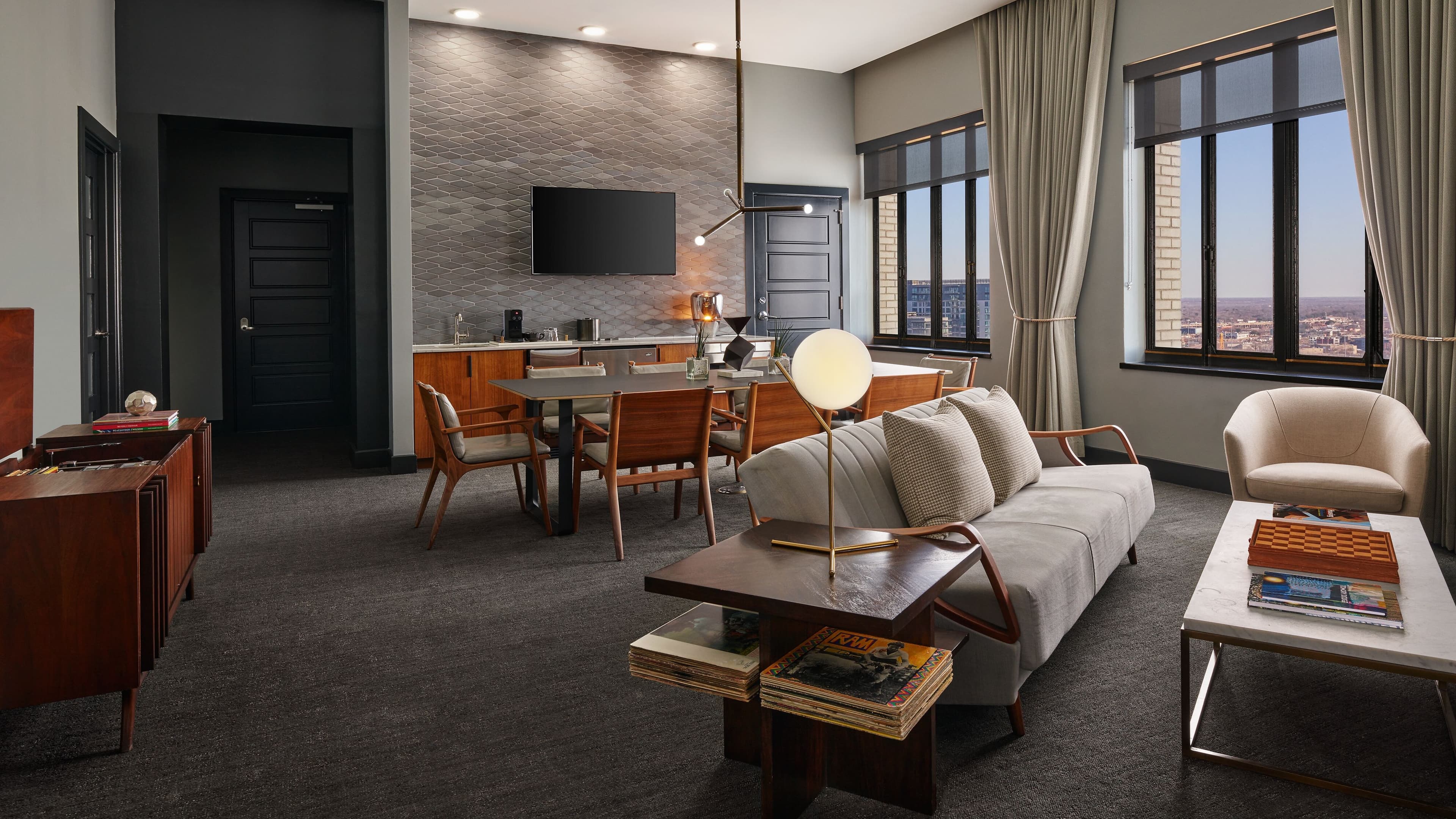 Renaissance Saint Elm Dallas Downtown Hotel — 34