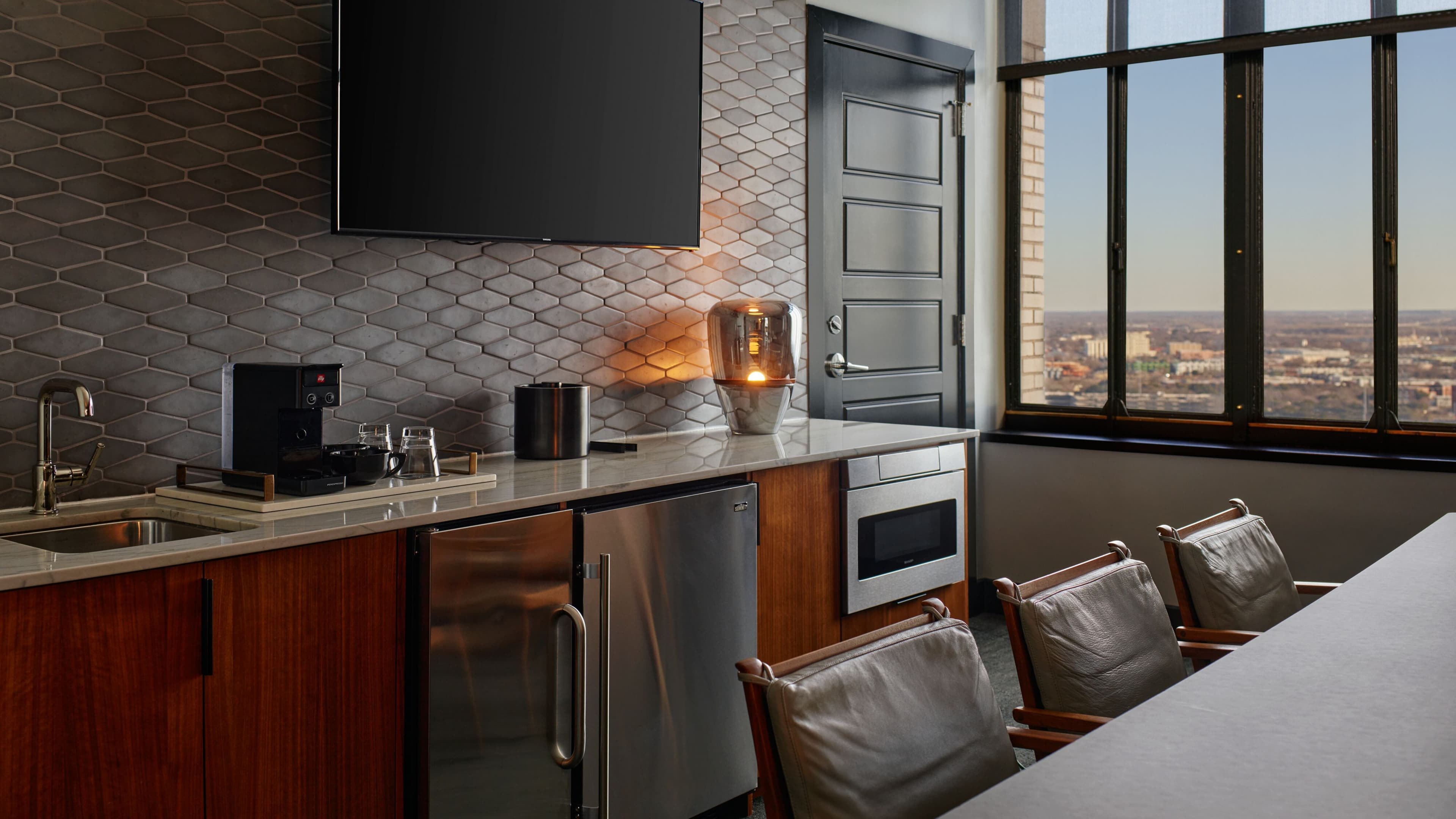Renaissance Saint Elm Dallas Downtown Hotel — 37