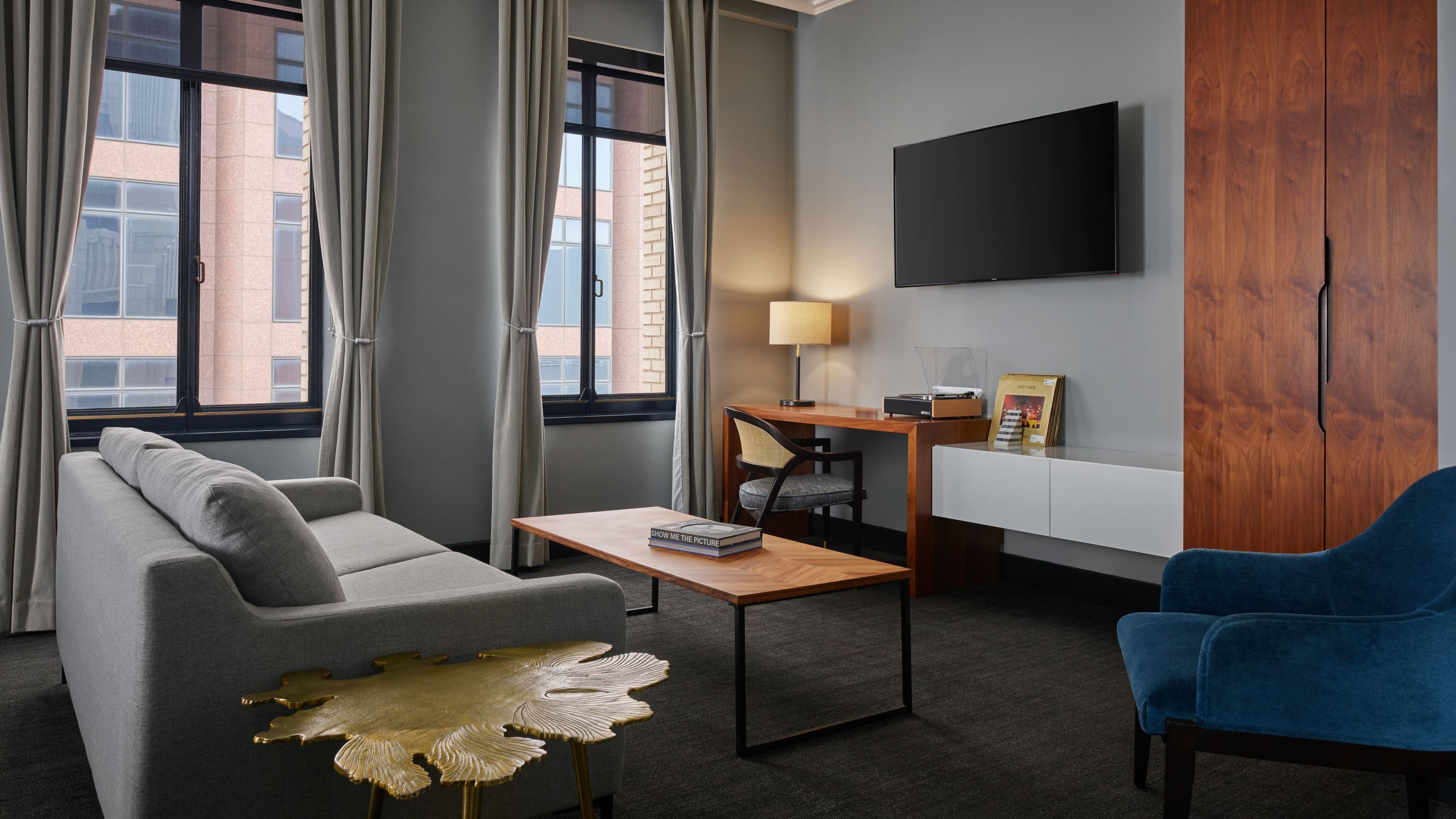 Renaissance Saint Elm Dallas Downtown Hotel — 31