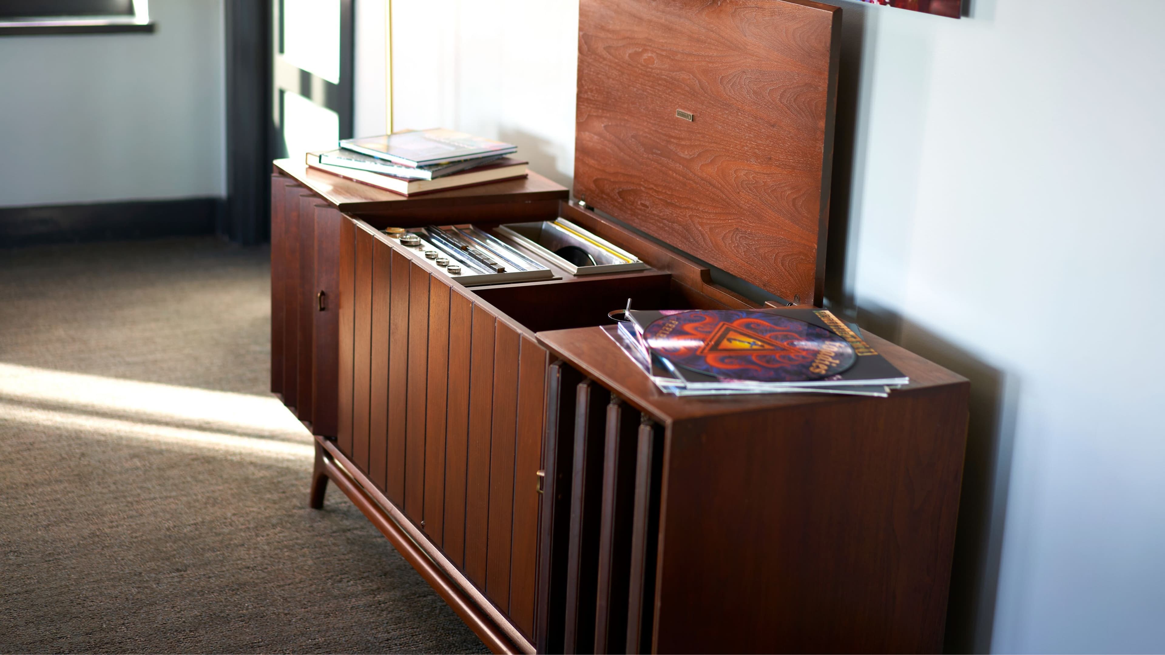 Renaissance Saint Elm Dallas Downtown Hotel — 32