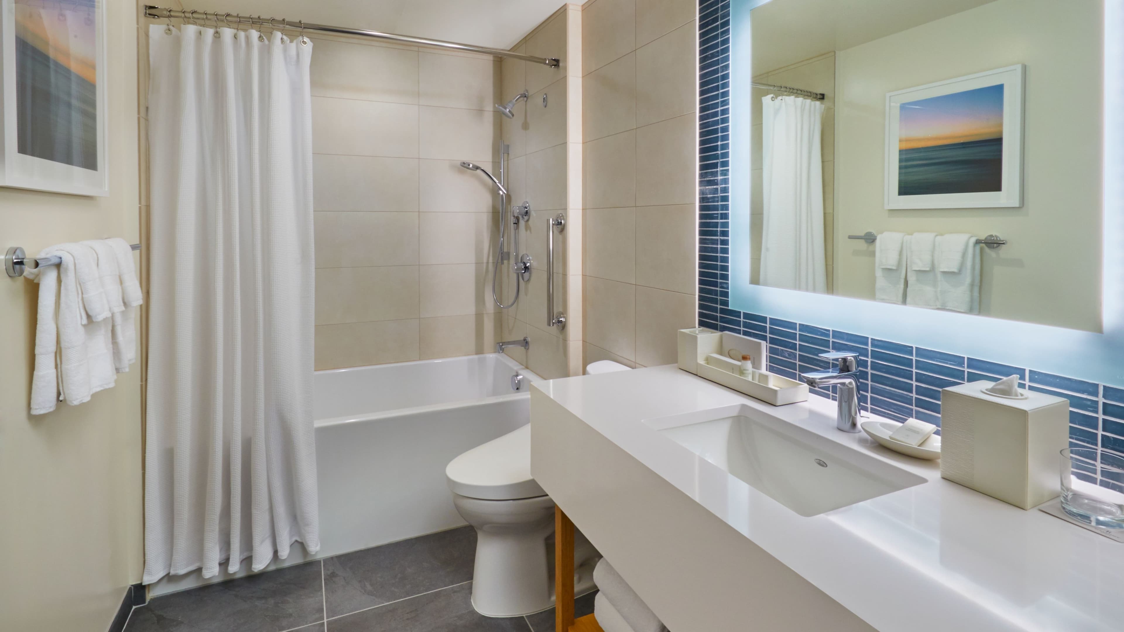 Renaissance Honolulu Hotel & Spa - Image 3