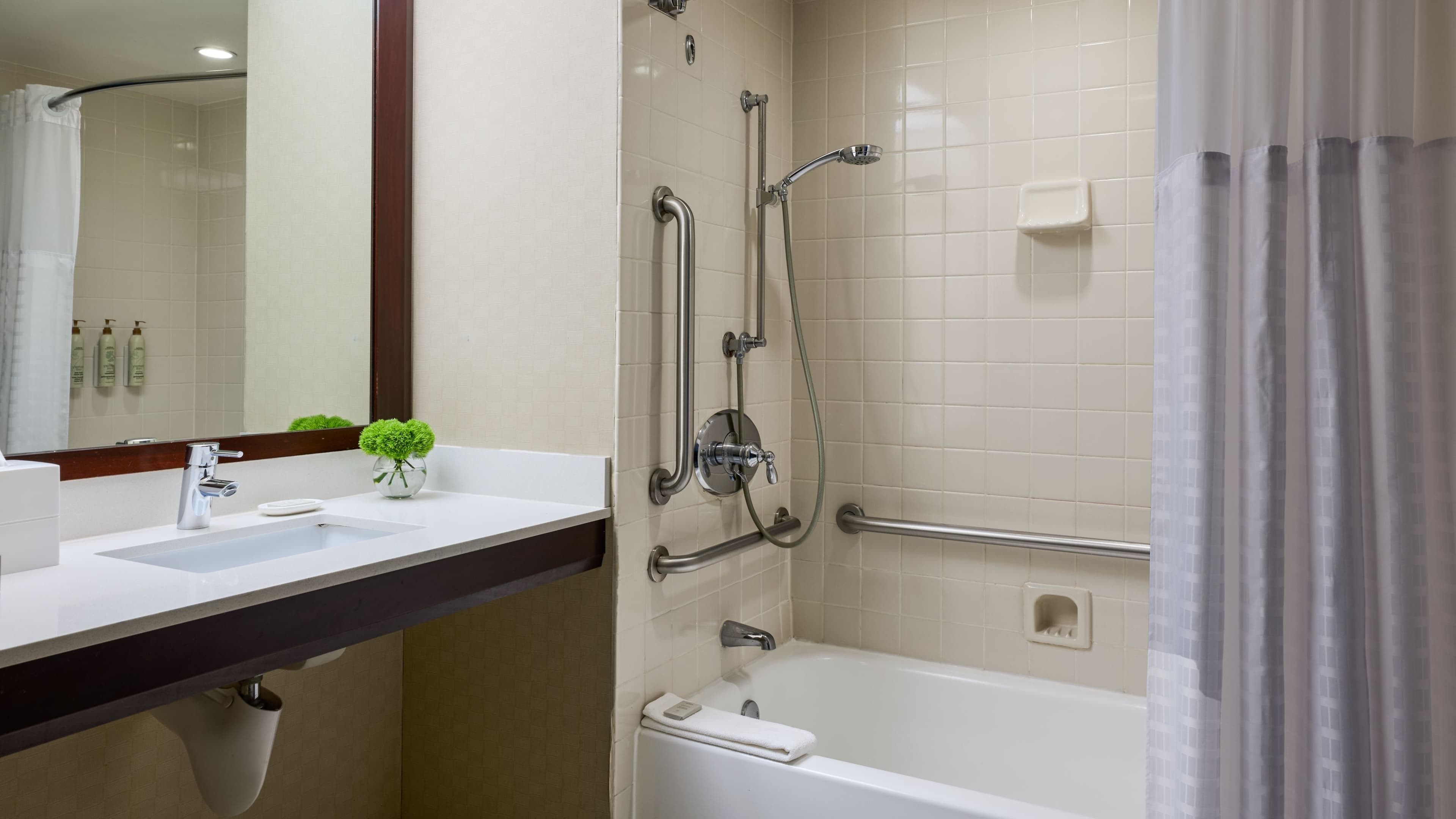Renaissance Los Angeles Airport Hotel — 9