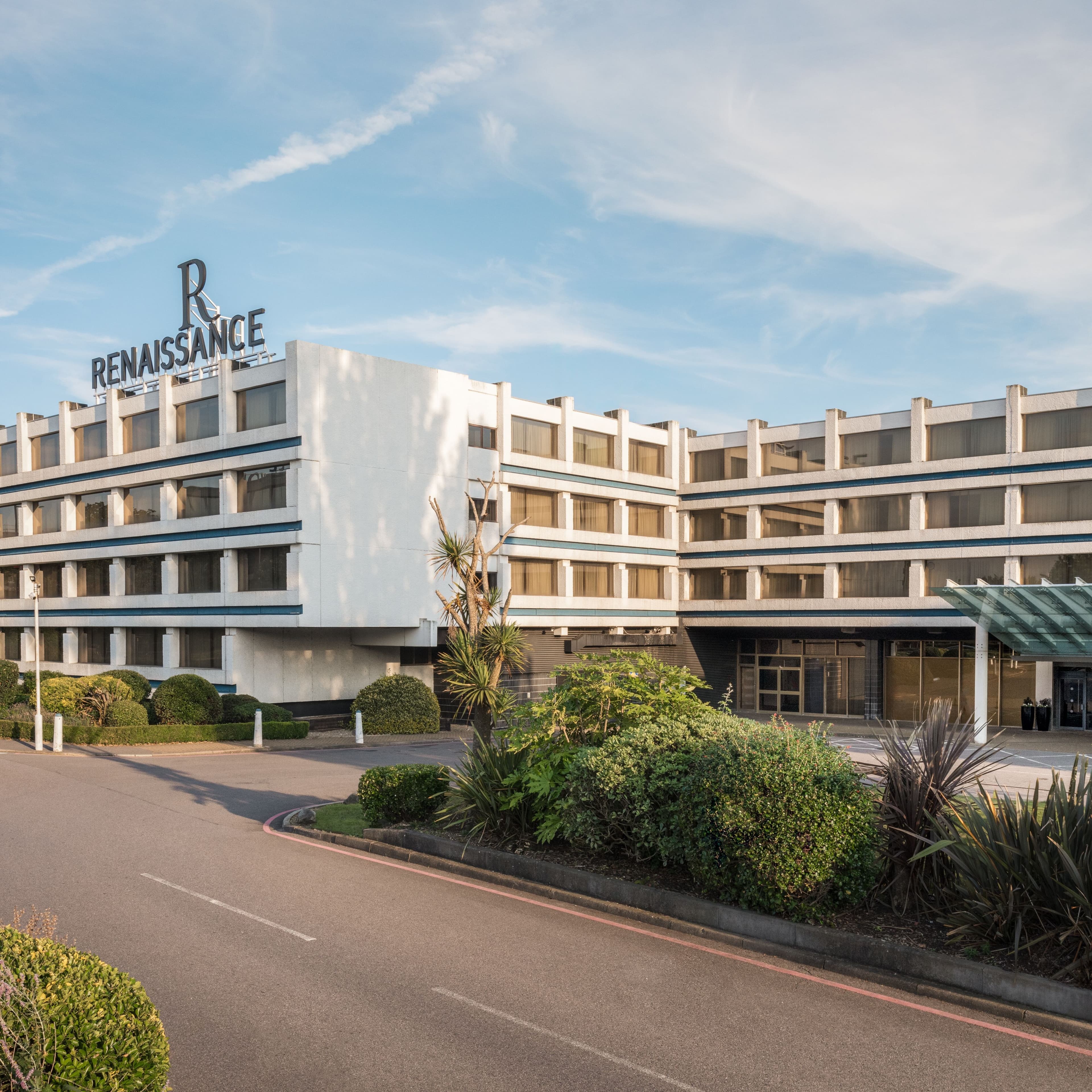 Renaissance London Heathrow Hotel - Image 1