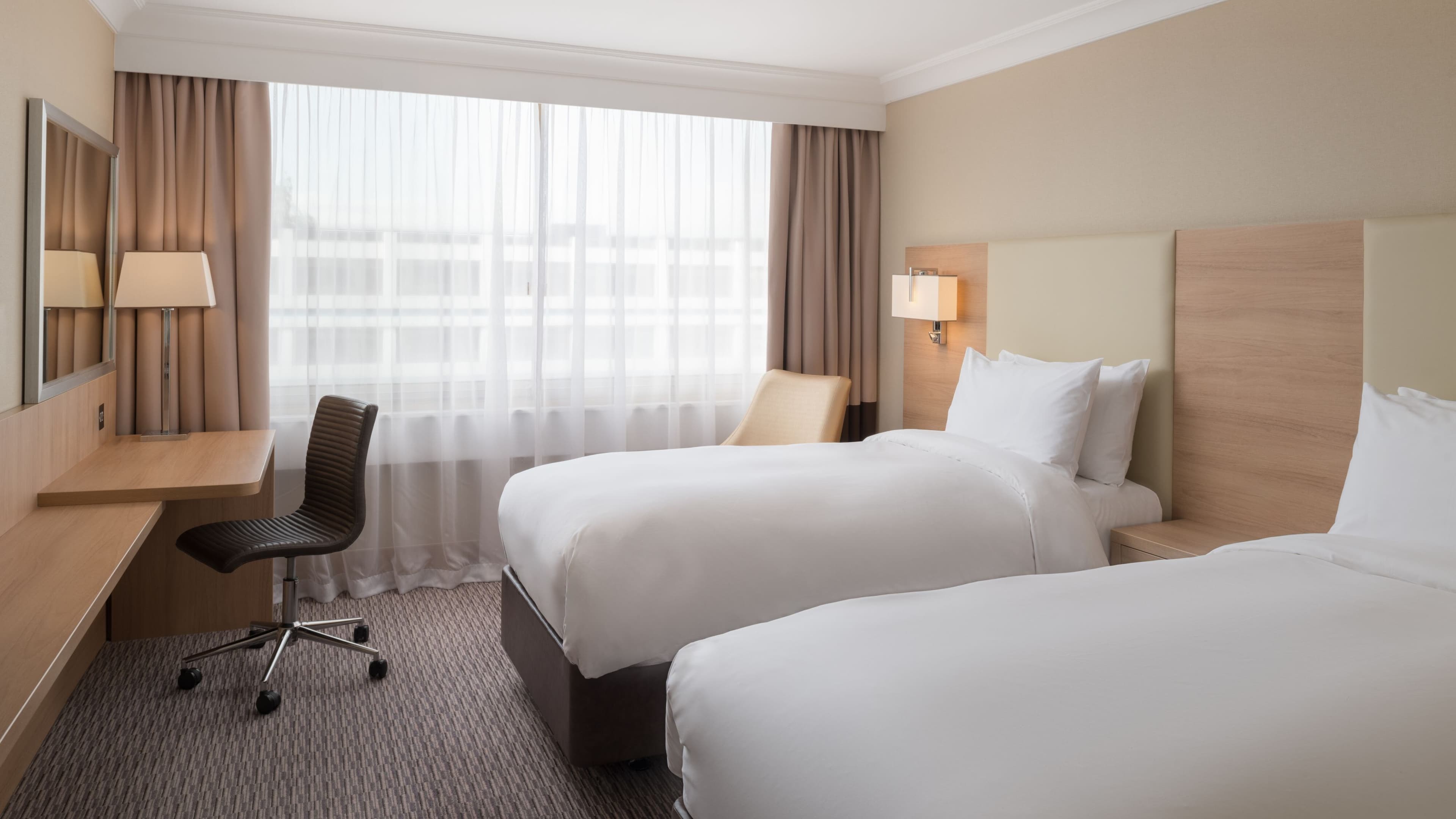 Renaissance London Heathrow Hotel - Image 5