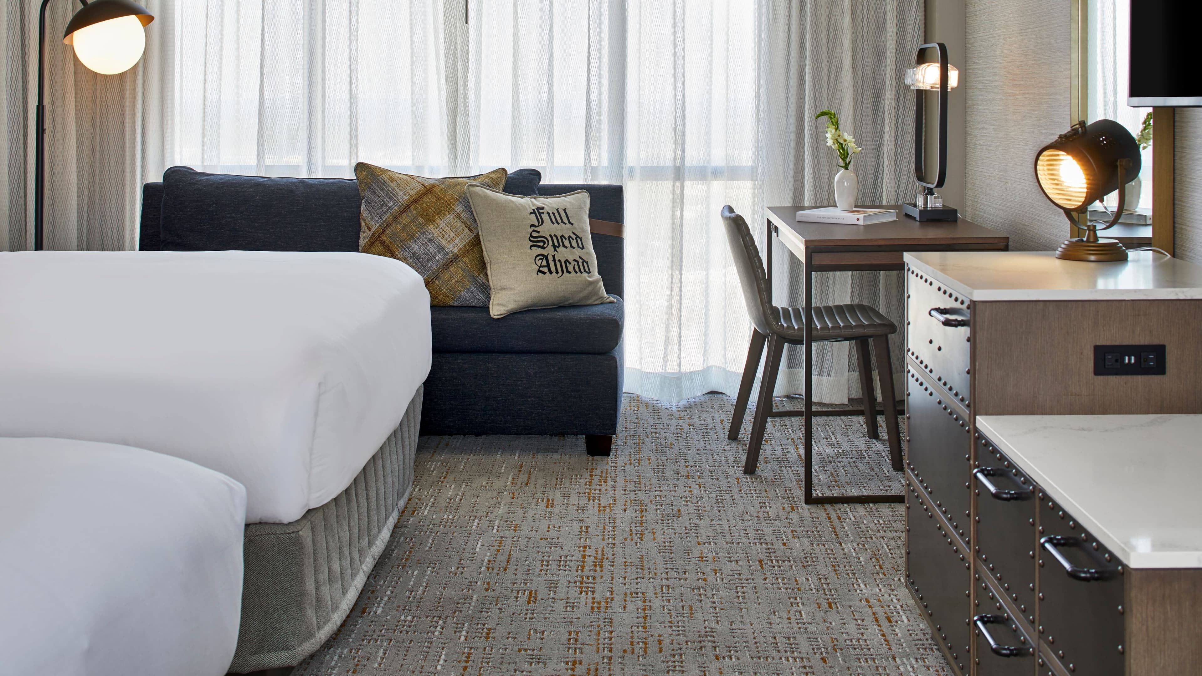 Deluxe Guest room - Image 4