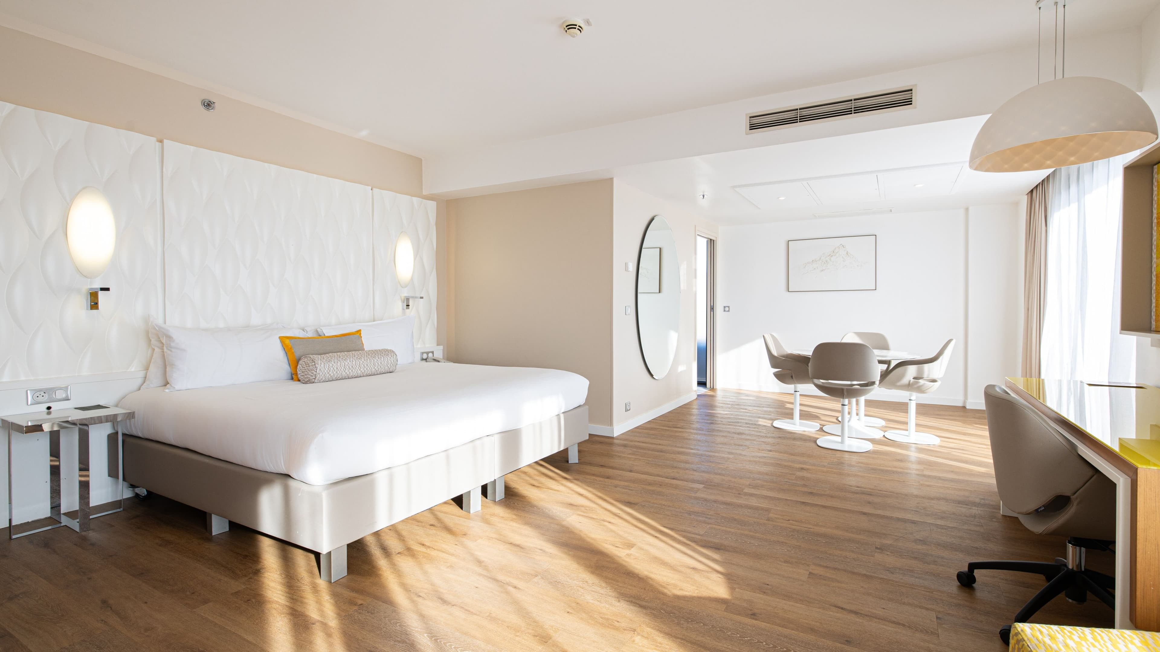 Renaissance Aix-en-Provence Hotel - Image 2