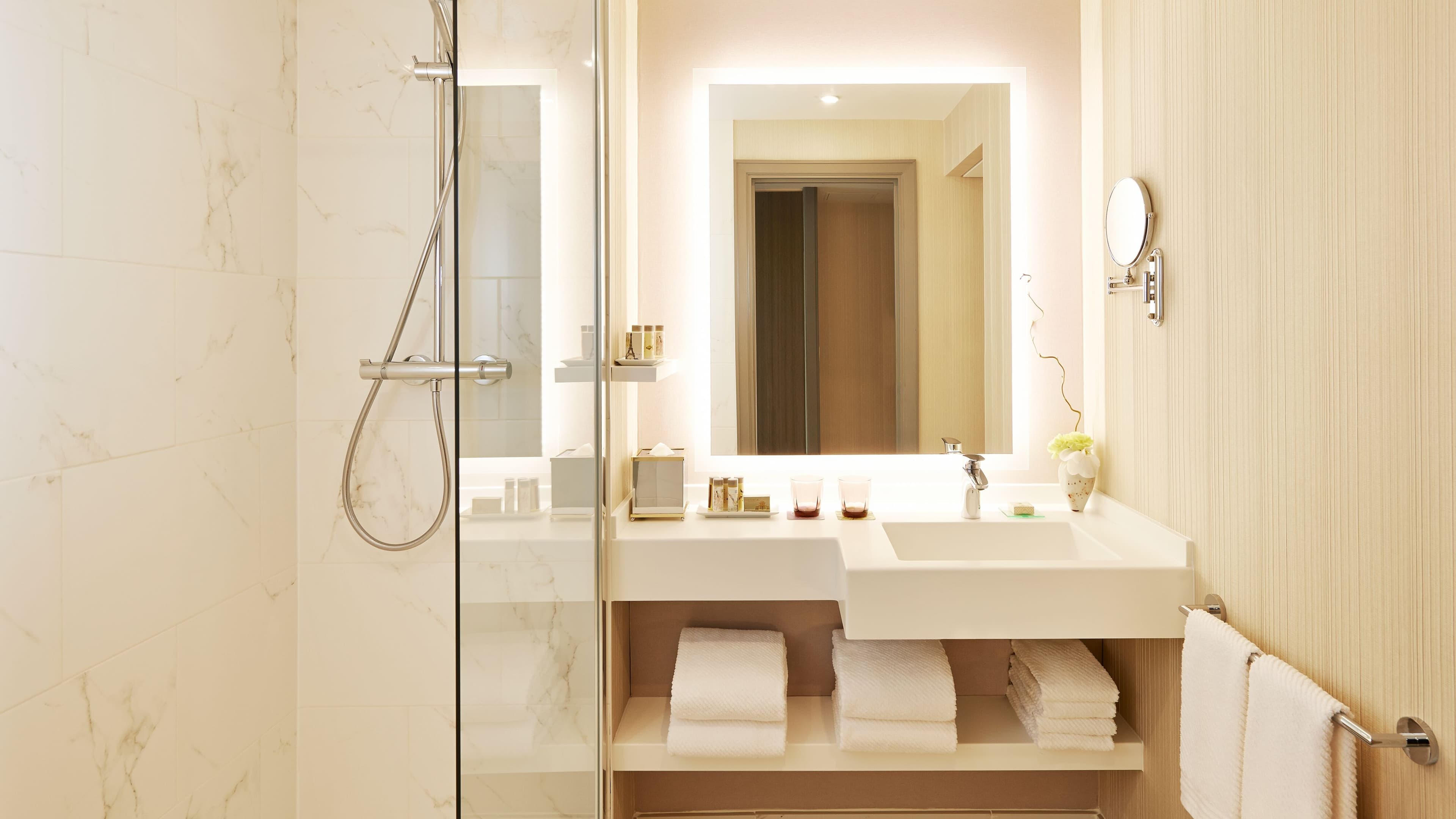 Renaissance Paris La Defense Hotel - Image 2