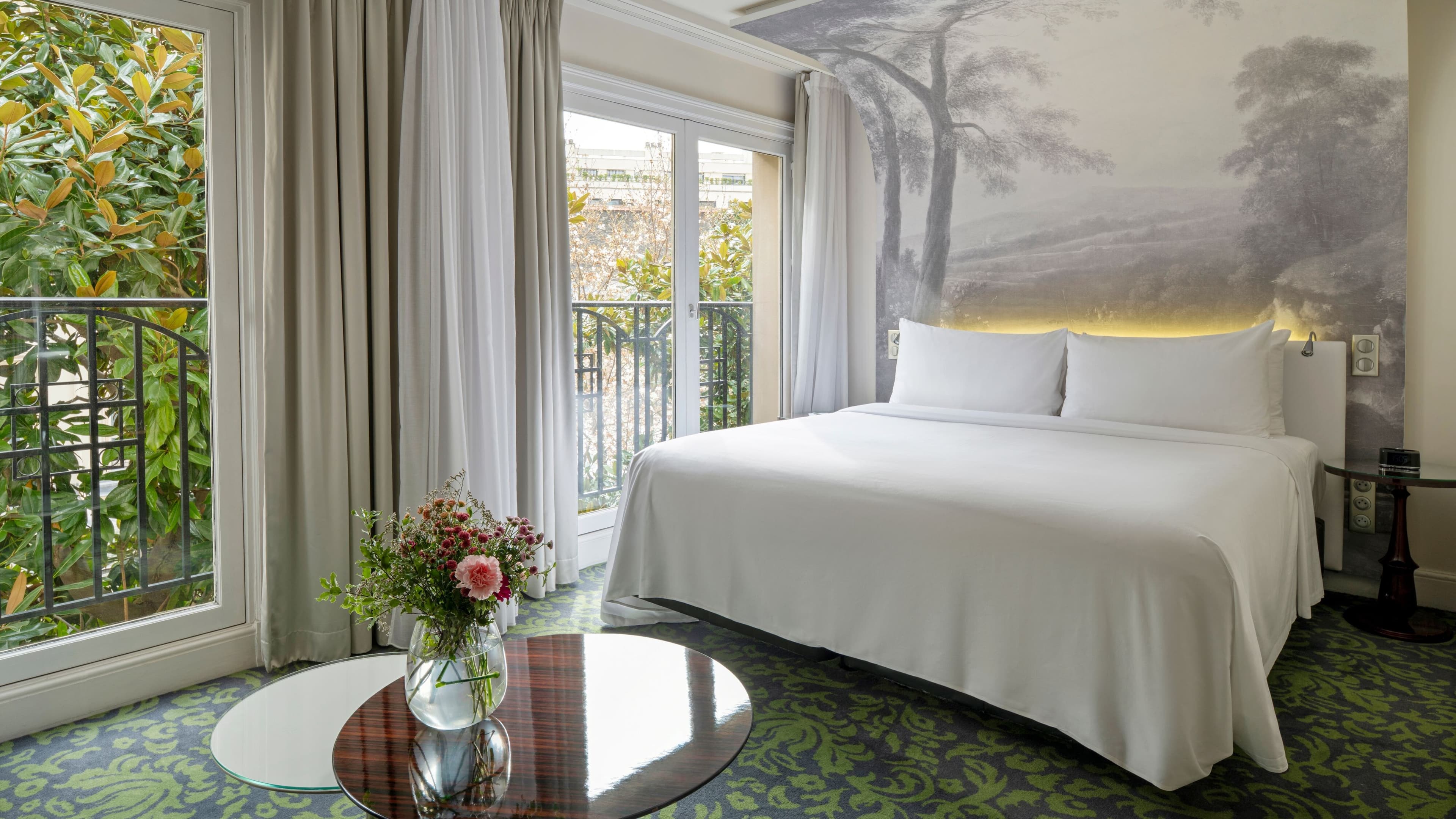 Renaissance Paris Nobel Tour Eiffel Hotel — 8