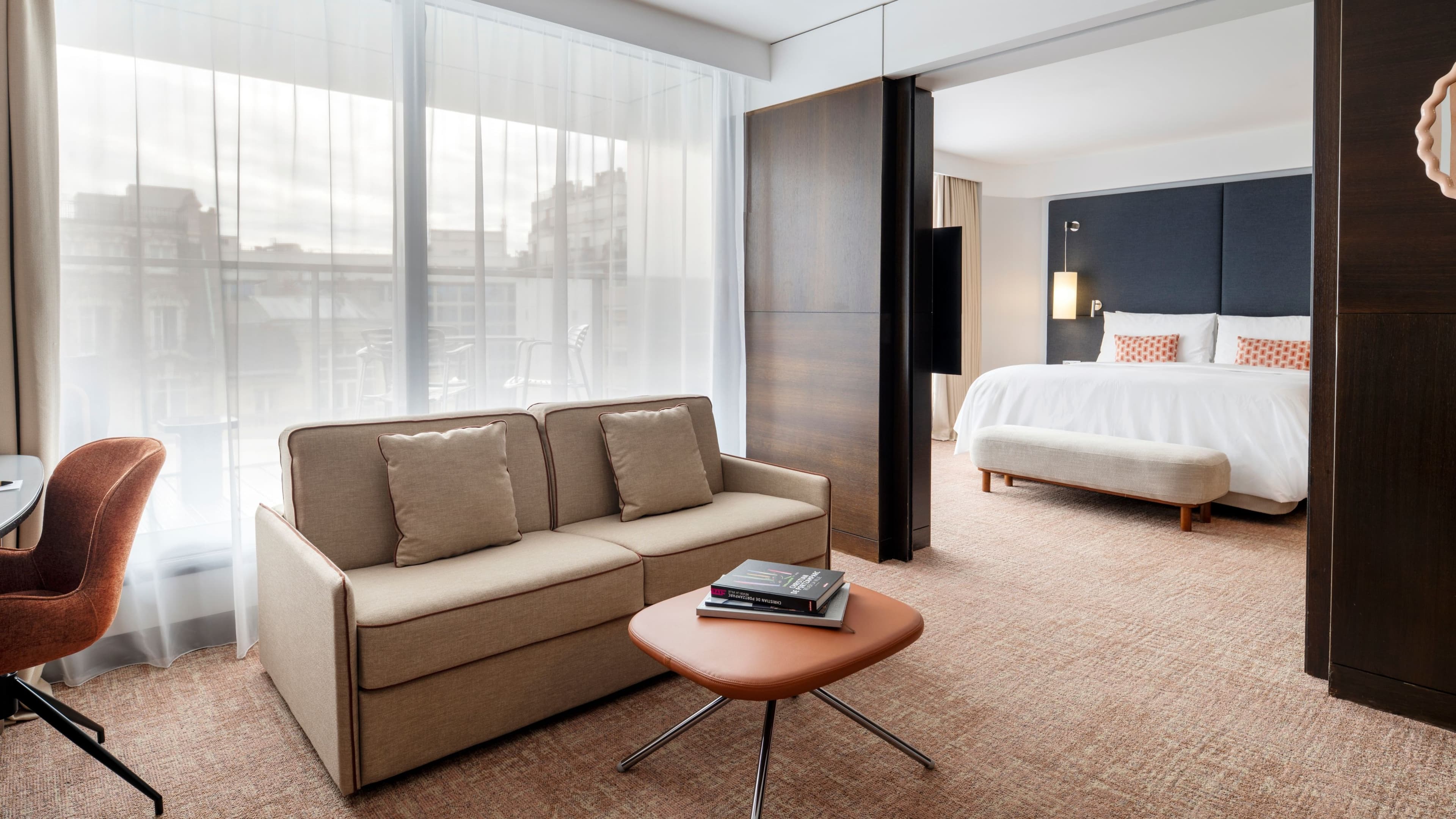 Renaissance Paris Arc de Triomphe Hotel — 76
